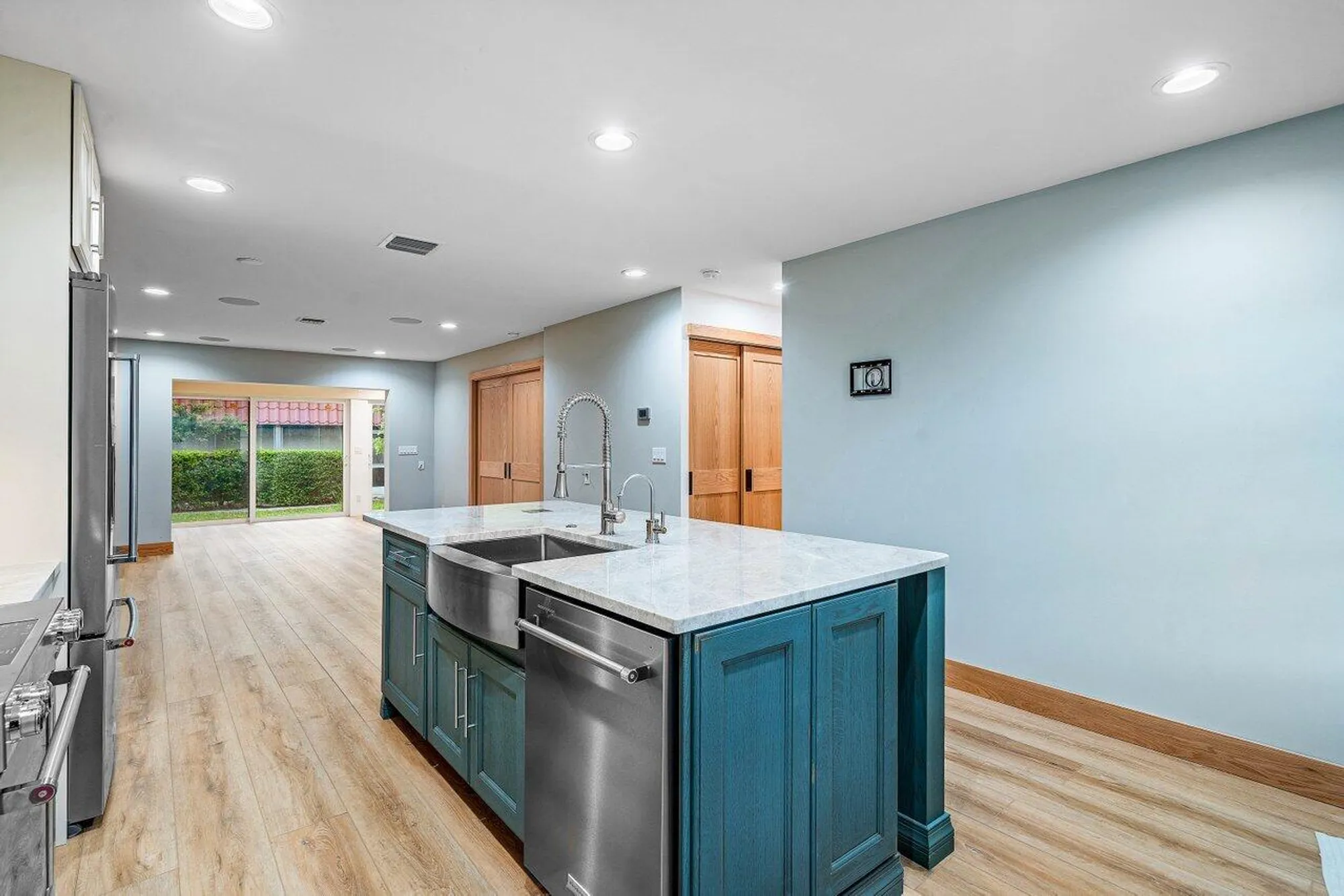 Property Slideshow image 9 of 36 | 289 cape cod cir, Lake Worth, FL, 33467