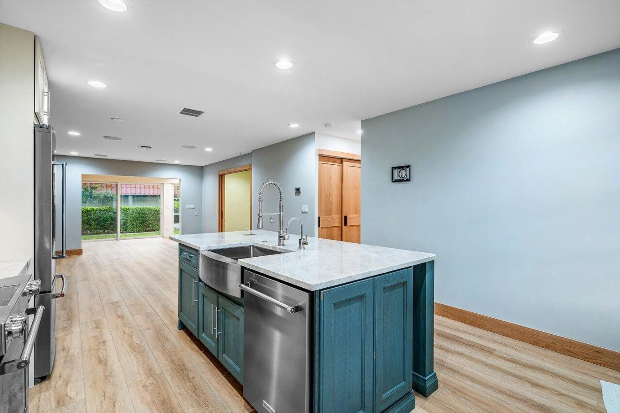 Property Slideshow image 8 of 36 | 289 cape cod cir, Lake Worth, FL, 33467