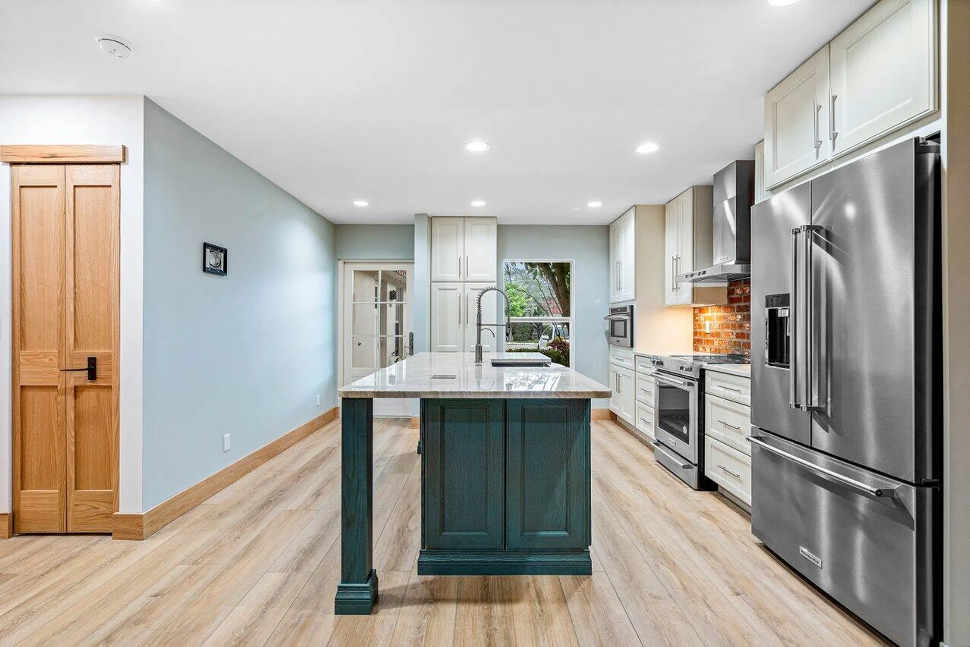 Property Slideshow image 11 of 36 | 289 cape cod cir, Lake Worth, FL, 33467