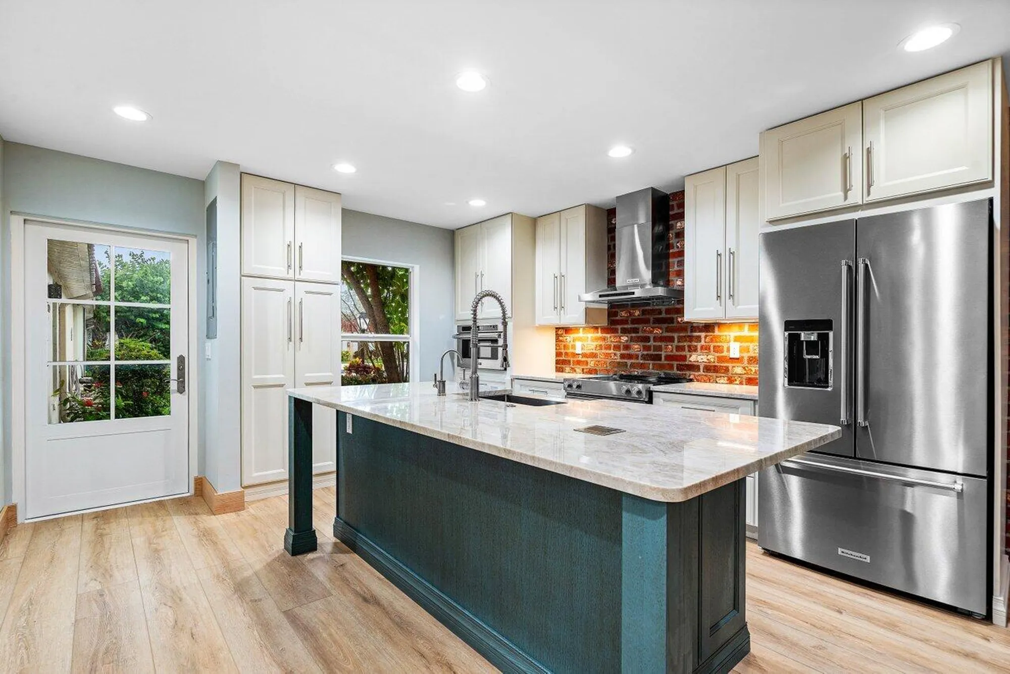 Property Slideshow image 10 of 36 | 289 cape cod cir, Lake Worth, FL, 33467