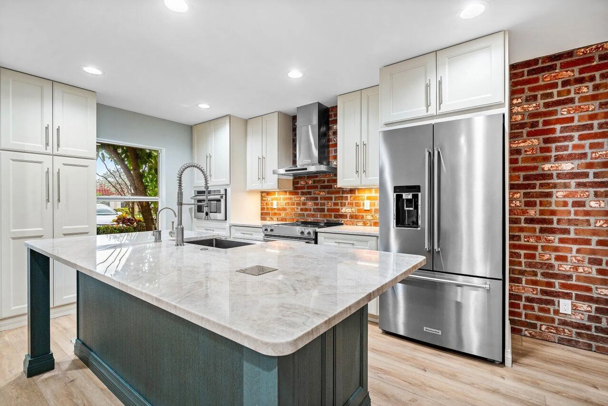 Property Slideshow image 12 of 36 | 289 cape cod cir, Lake Worth, FL, 33467