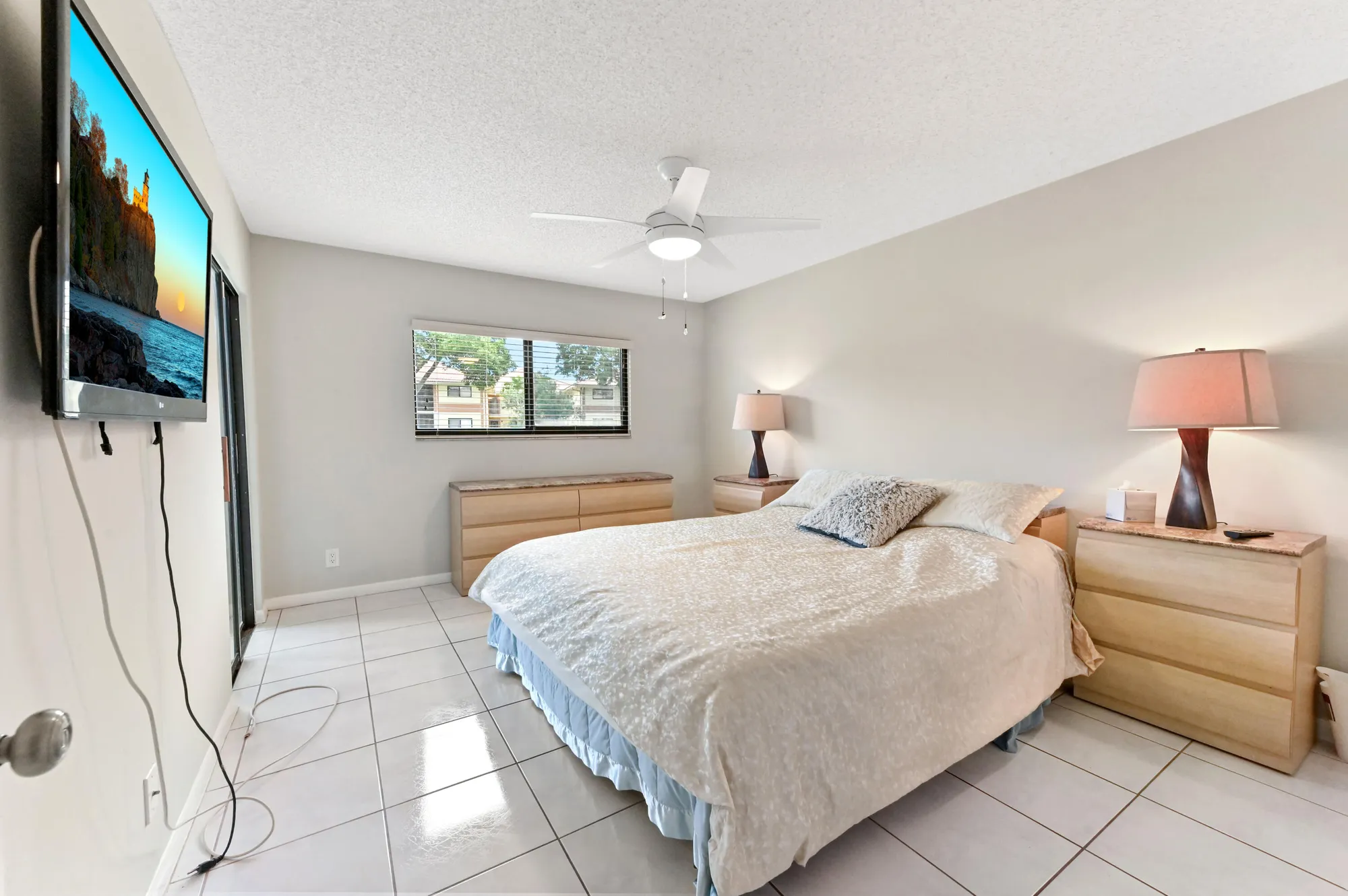 Property Slideshow image 15 of 60 | 15451 pembridge dr 207, Delray Beach, FL, 33484