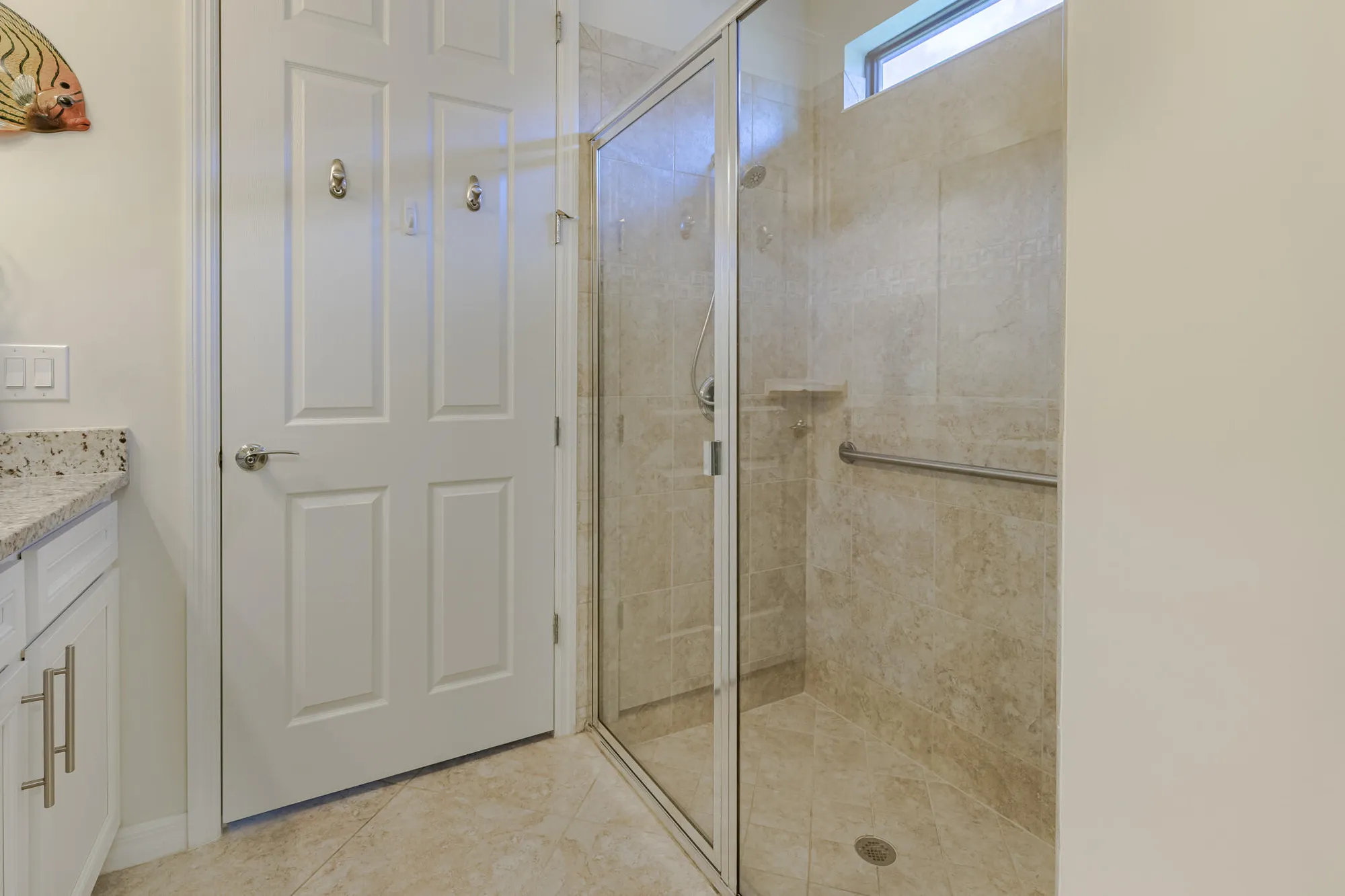 Property Slideshow image 19 of 47 | 649 se monteiro dr, Port Saint Lucie, FL, 34984