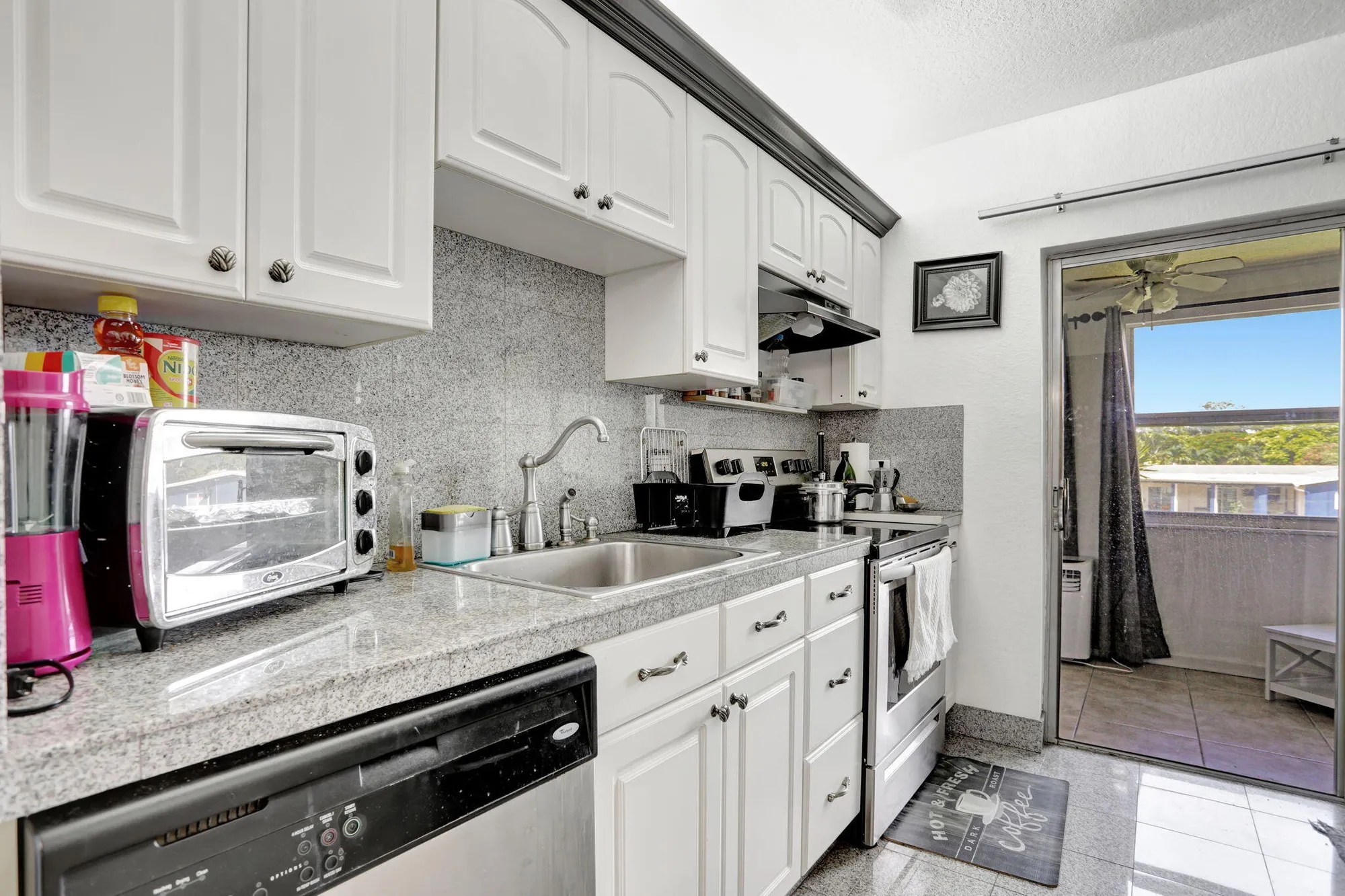 Property Slideshow image 16 of 24 | 461 nw 76th ave 205, Margate, FL, 33063