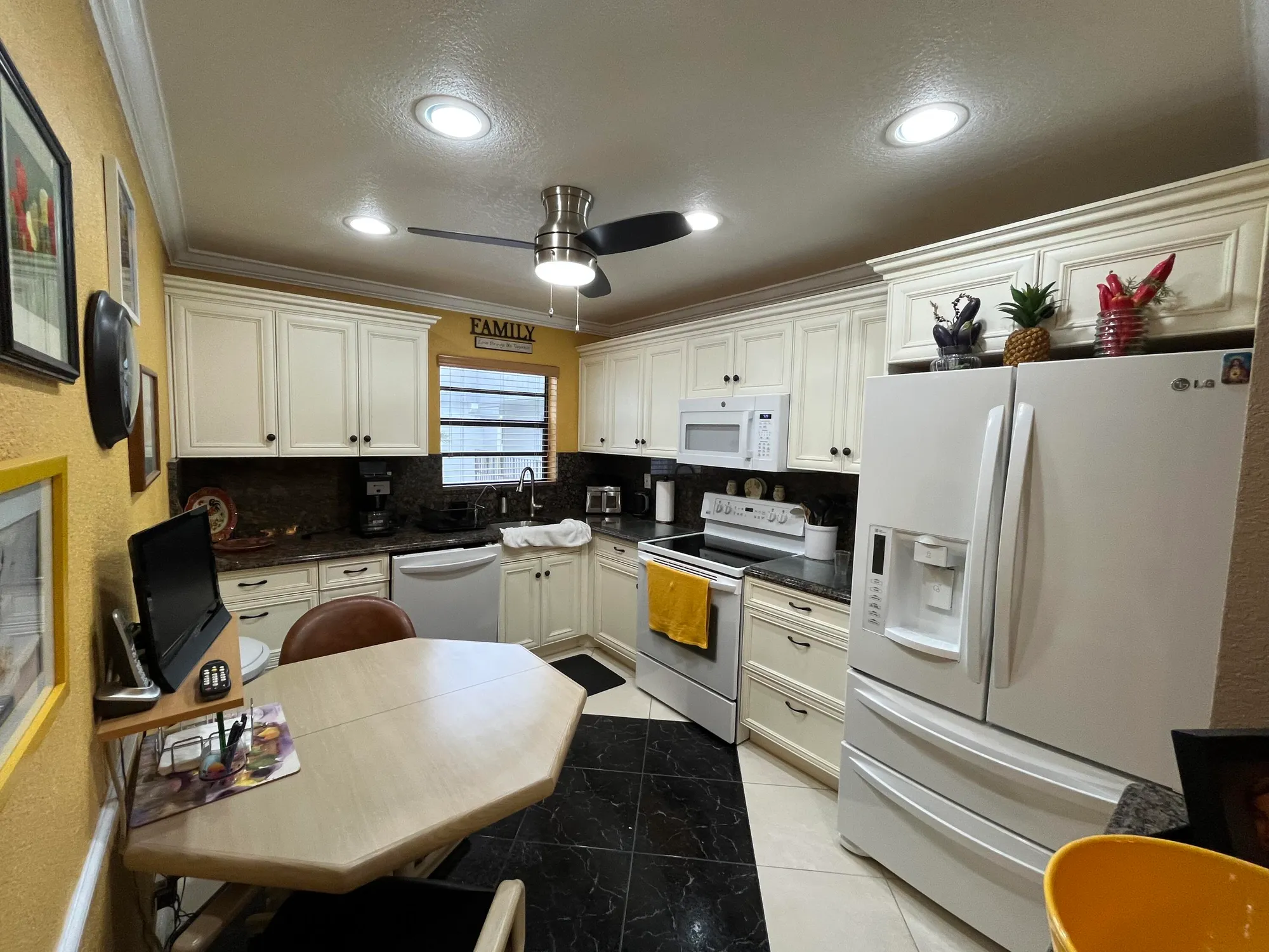 Property Slideshow image 14 of 45 | 464 piedmont j, Delray Beach, FL, 33484