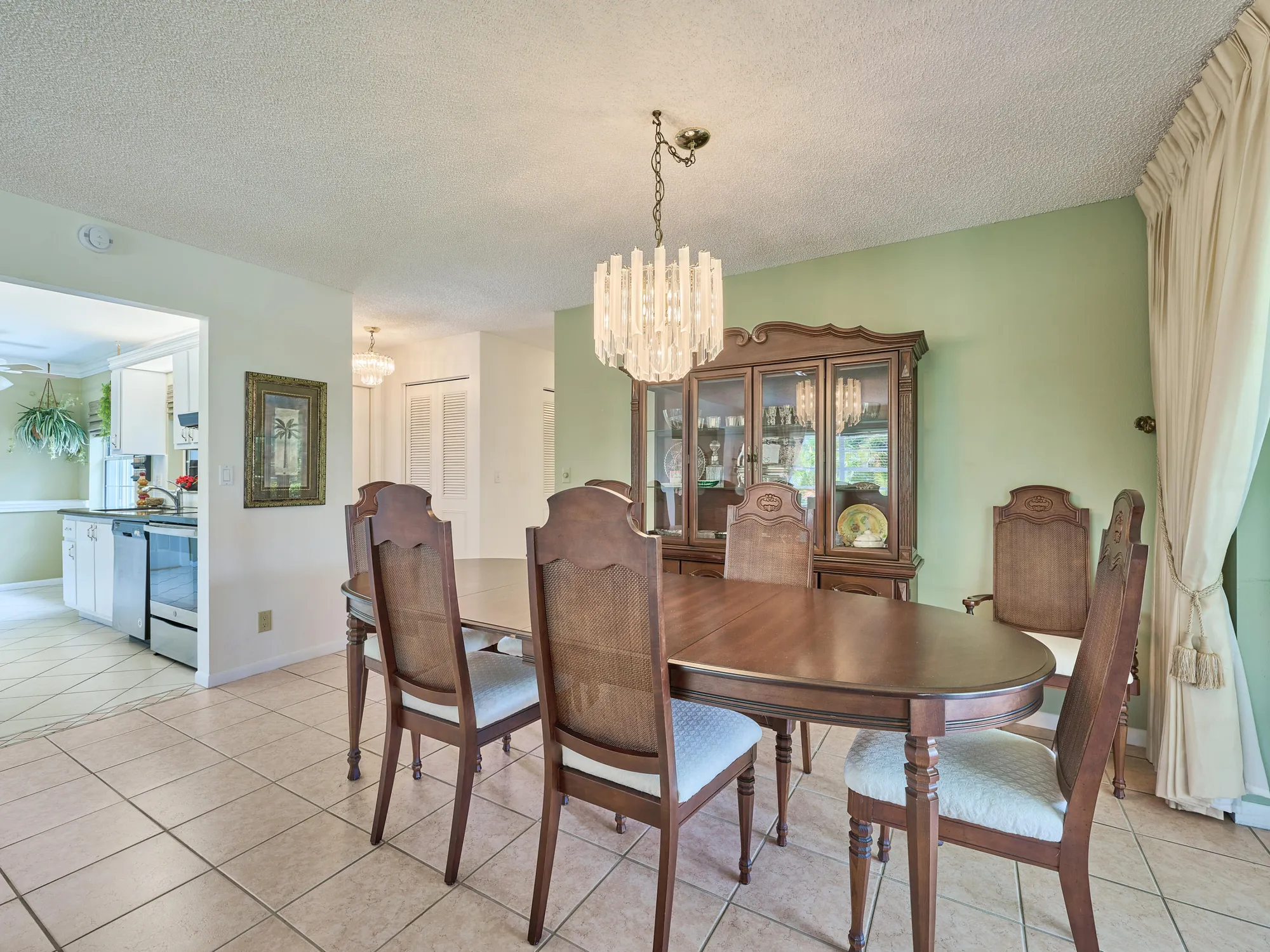 Property Slideshow image 9 of 27 | 7261 pine forest cir, Lake Worth, FL, 33467