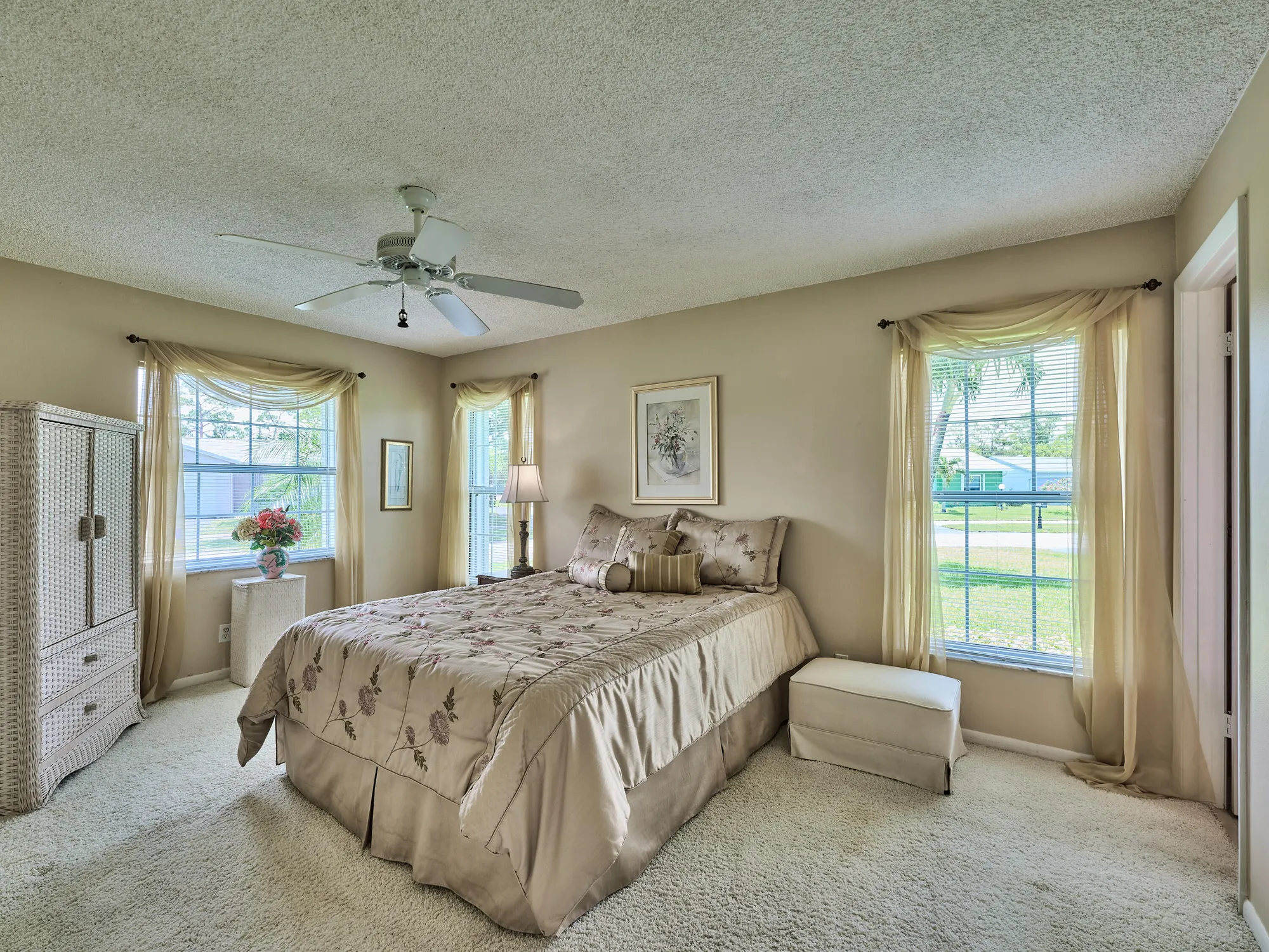 Property Slideshow image 16 of 27 | 7261 pine forest cir, Lake Worth, FL, 33467