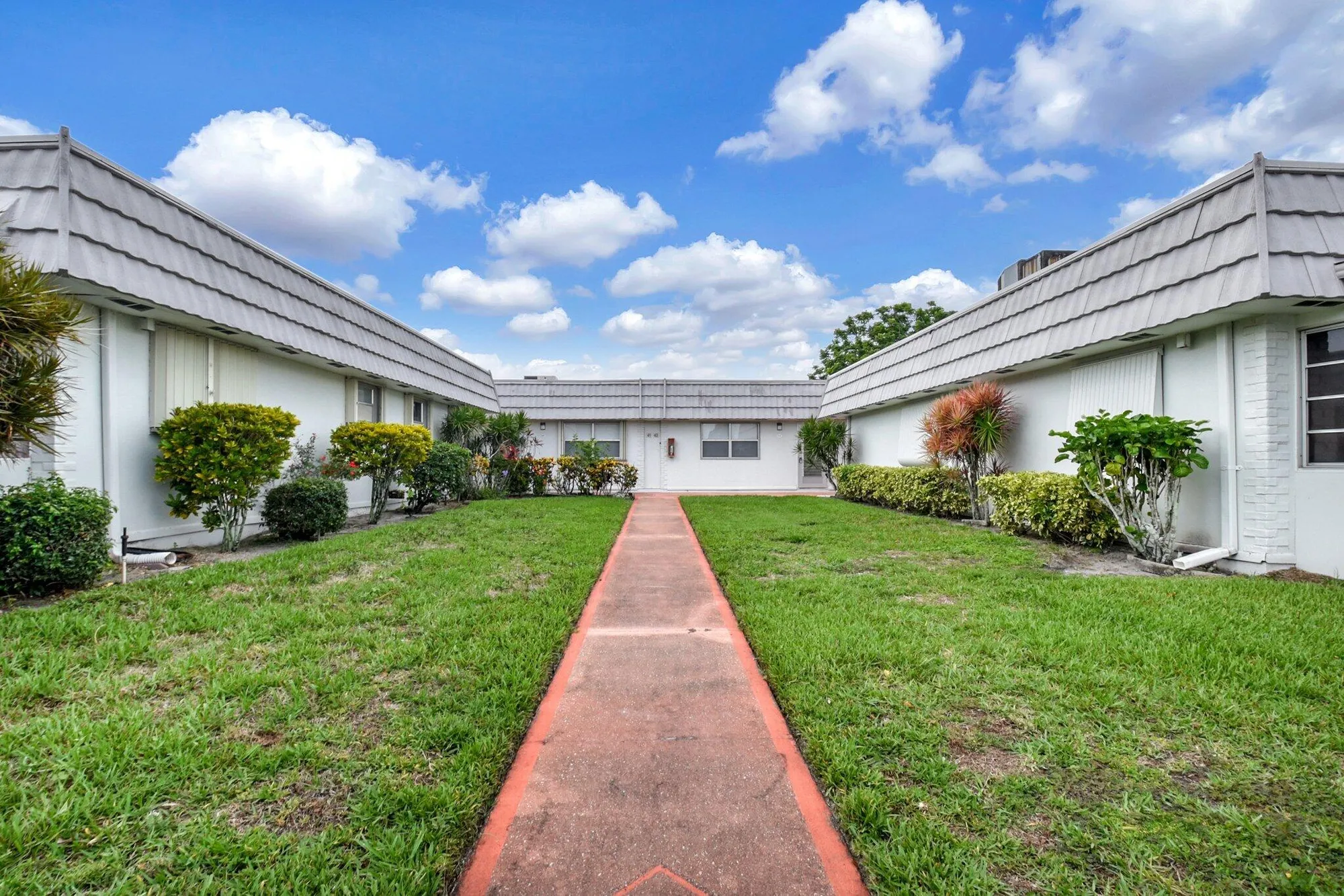 Property Slideshow image 13 of 19 | 42 valencia b, Delray Beach, FL, 33446