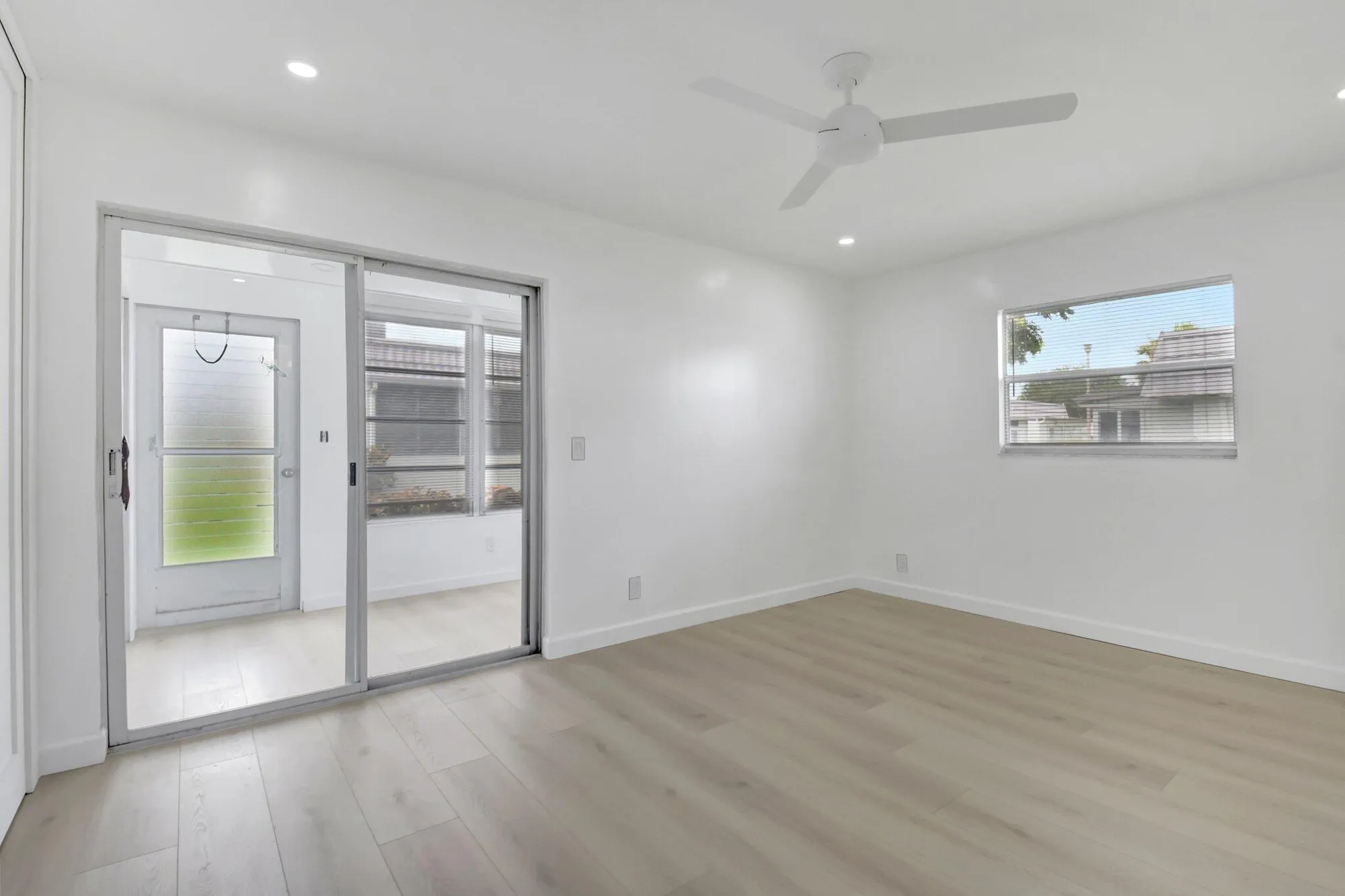 Property Slideshow image 10 of 19 | 42 valencia b, Delray Beach, FL, 33446