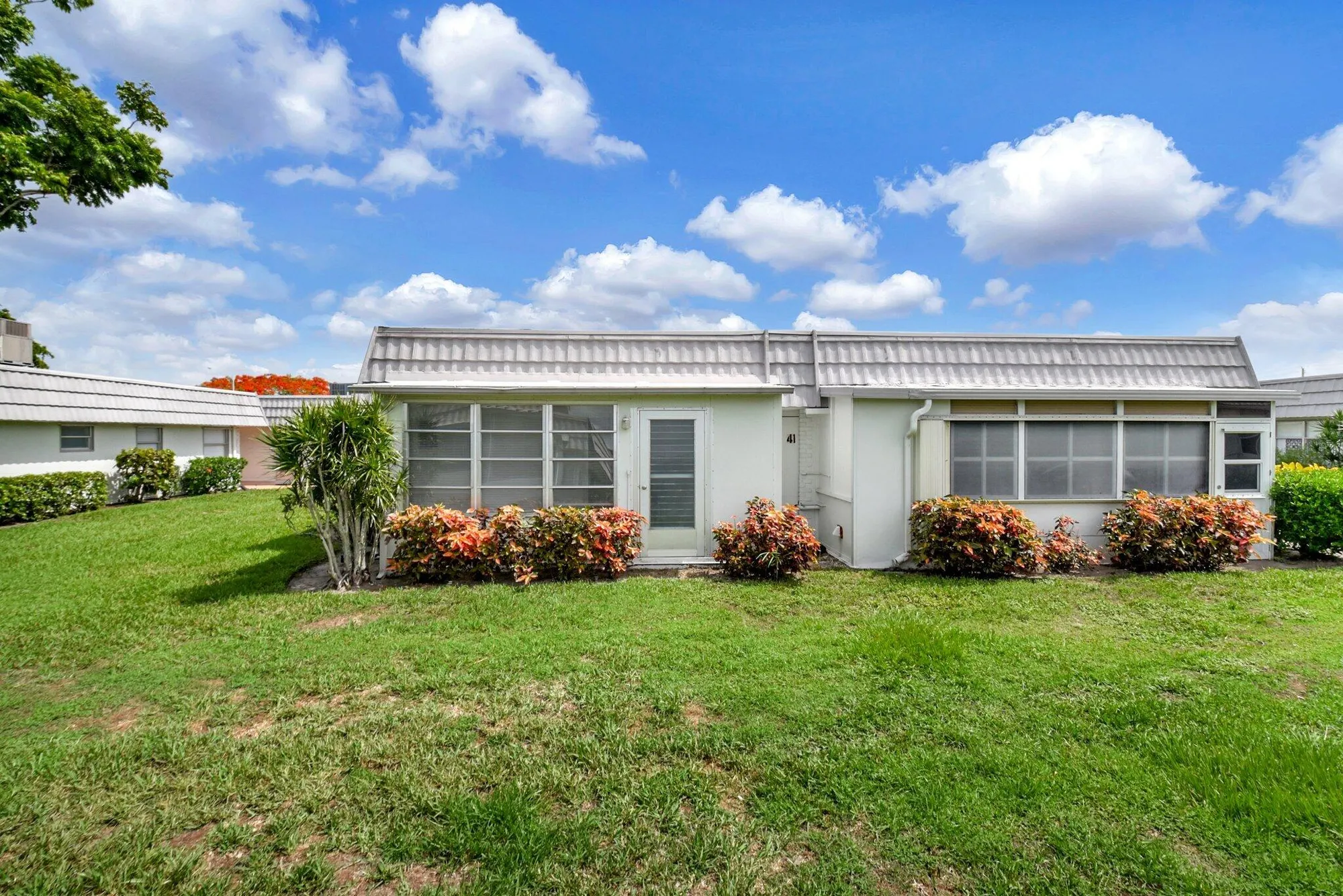 Property Slideshow image 15 of 19 | 42 valencia b, Delray Beach, FL, 33446