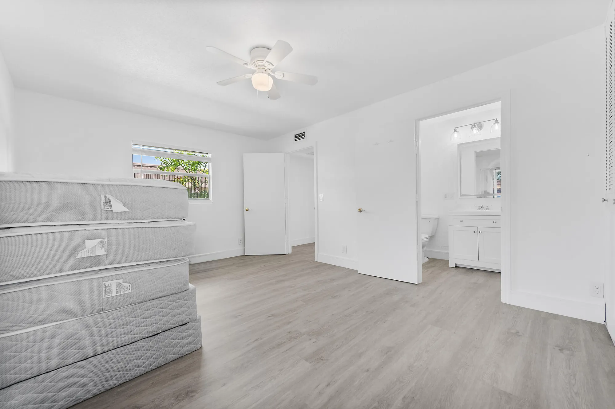 Property Slideshow image 23 of 32 | 154 seville g, Delray Beach, FL, 33446