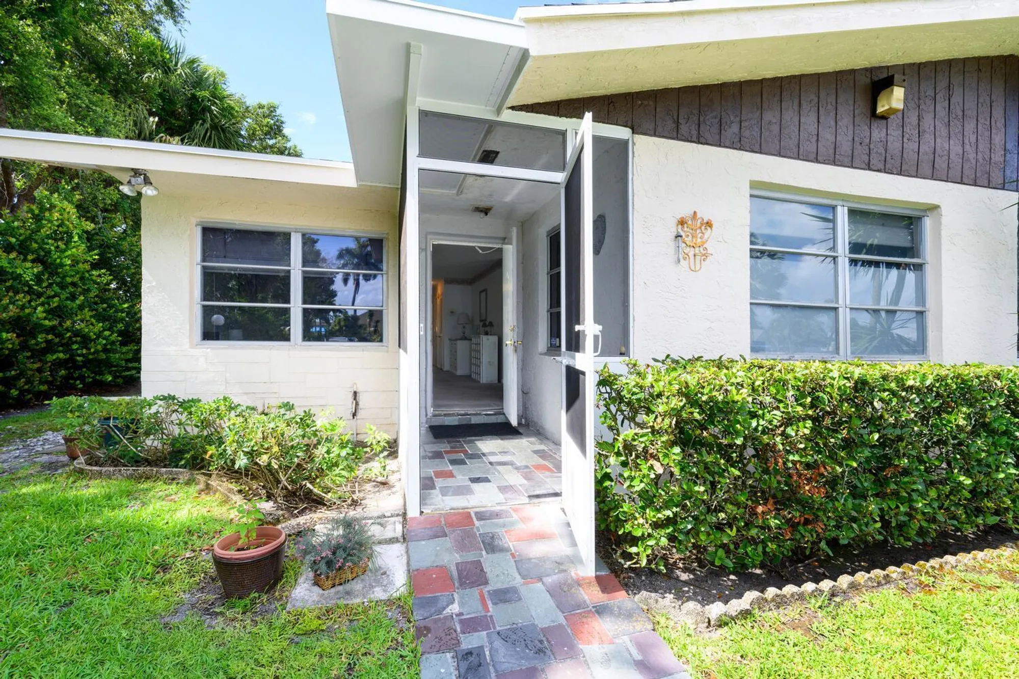 Property Slideshow image 1 of 32 | 5050 campanelli cir, West Palm Beach, FL, 33417