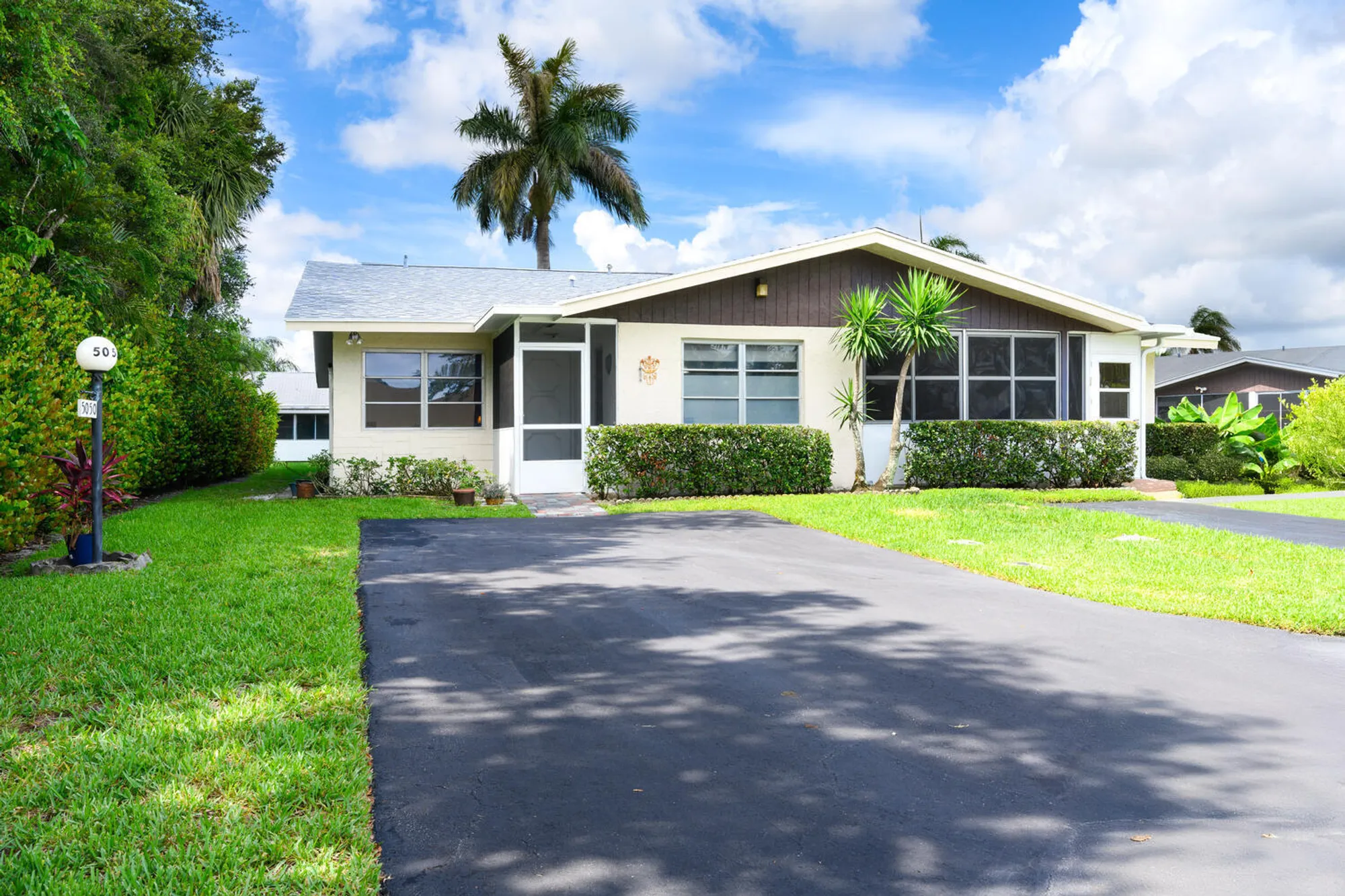 Property Slideshow image 2 of 32 | 5050 campanelli cir, West Palm Beach, FL, 33417