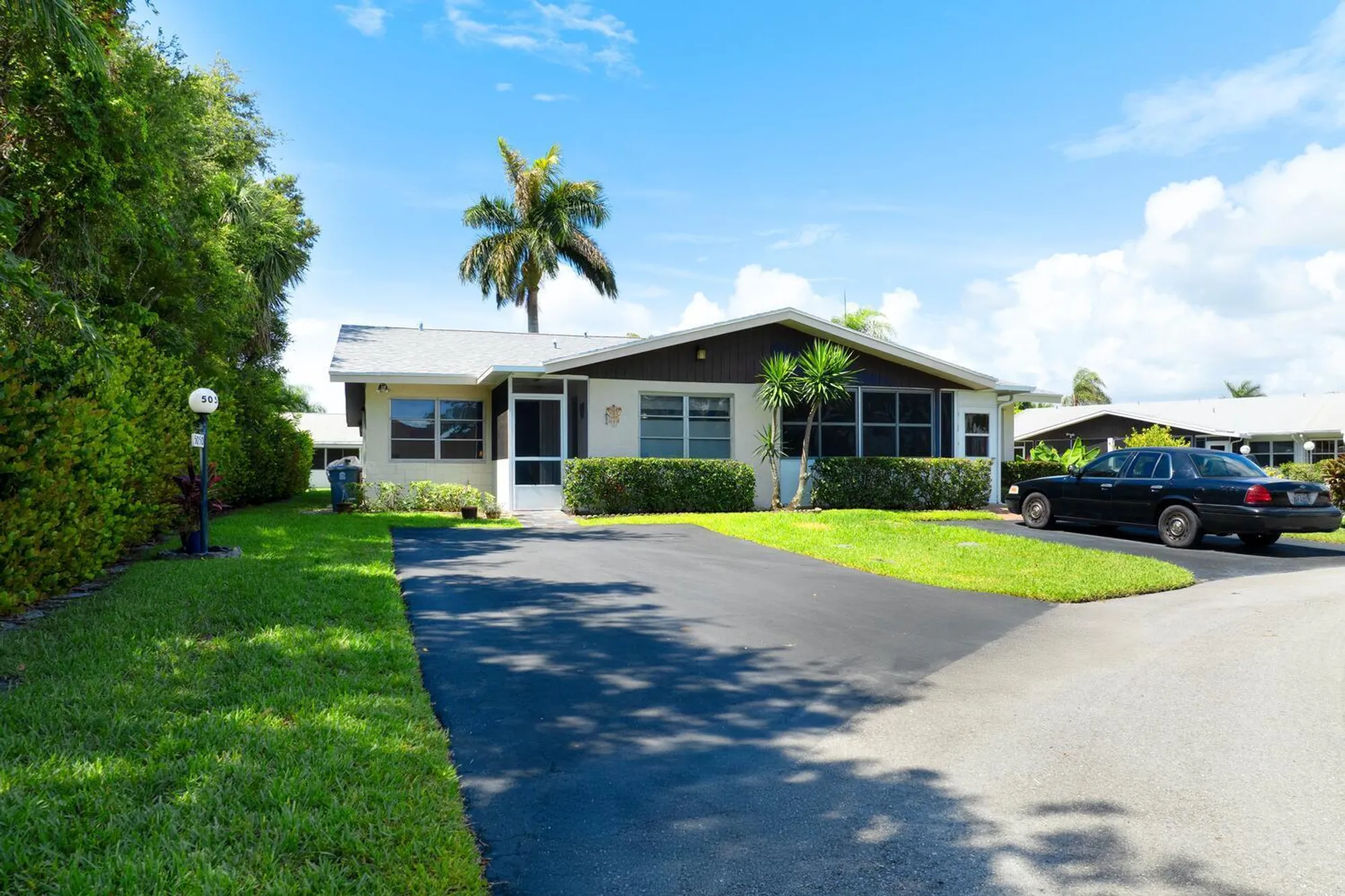 Property Slideshow image 4 of 32 | 5050 campanelli cir, West Palm Beach, FL, 33417