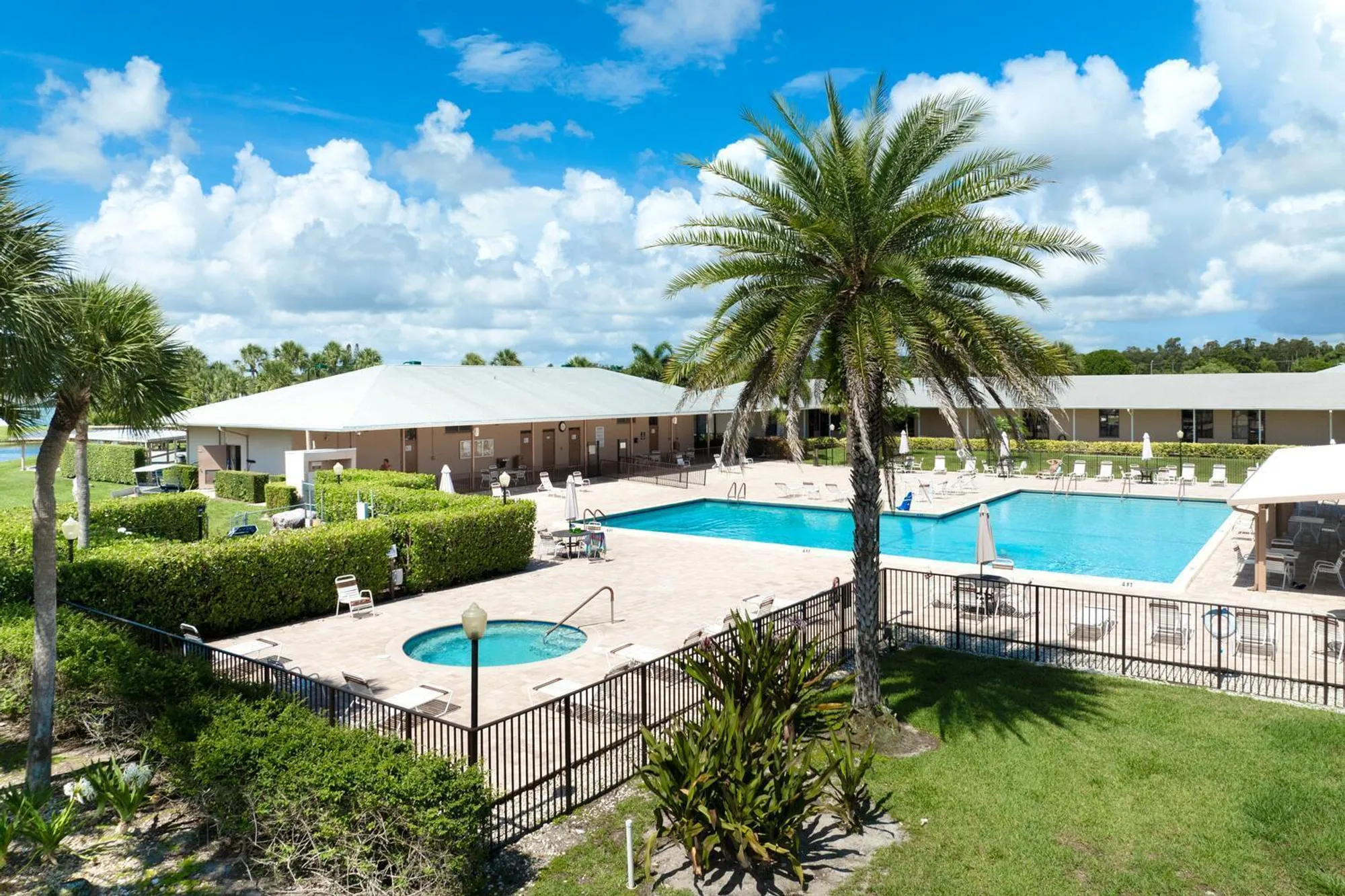 Property Slideshow image 27 of 32 | 5050 campanelli cir, West Palm Beach, FL, 33417