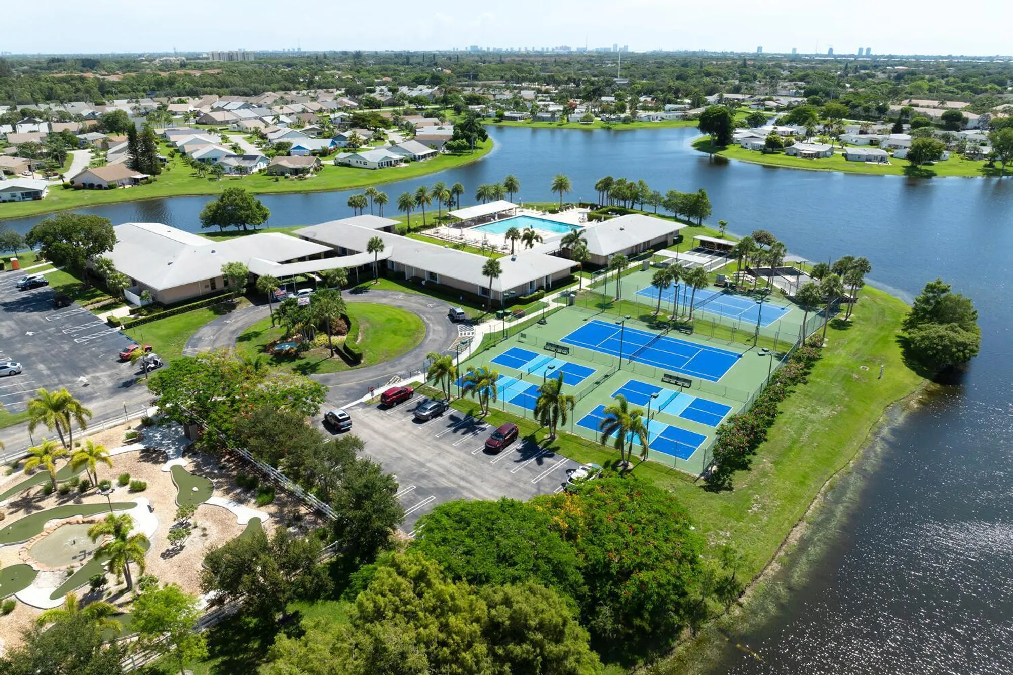 Property Slideshow image 29 of 32 | 5050 campanelli cir, West Palm Beach, FL, 33417