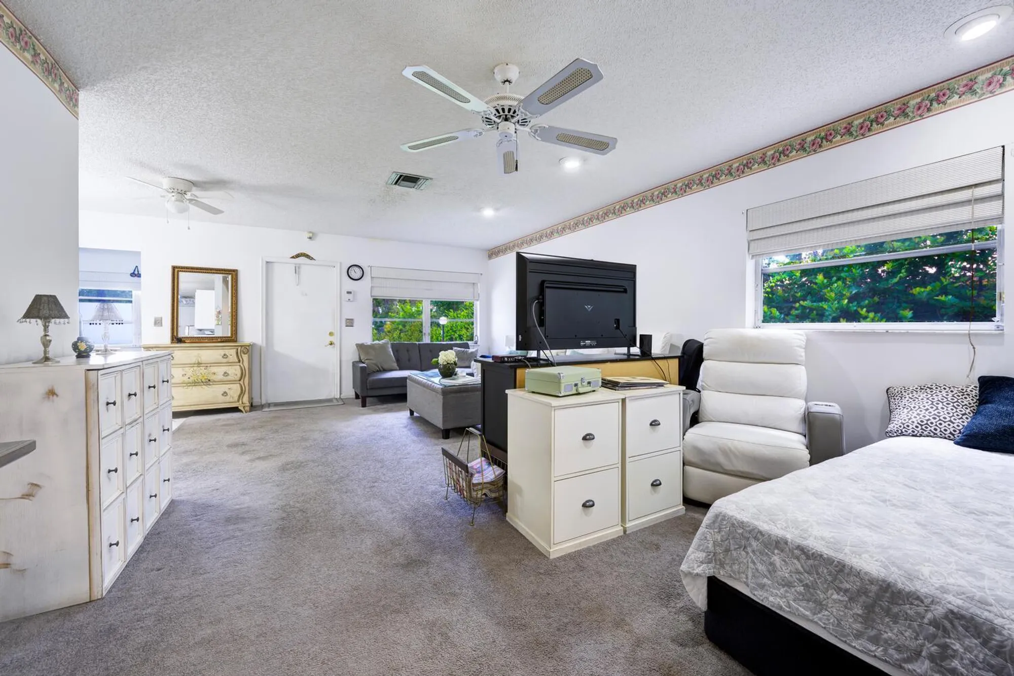 Property Slideshow image 8 of 32 | 5050 campanelli cir, West Palm Beach, FL, 33417