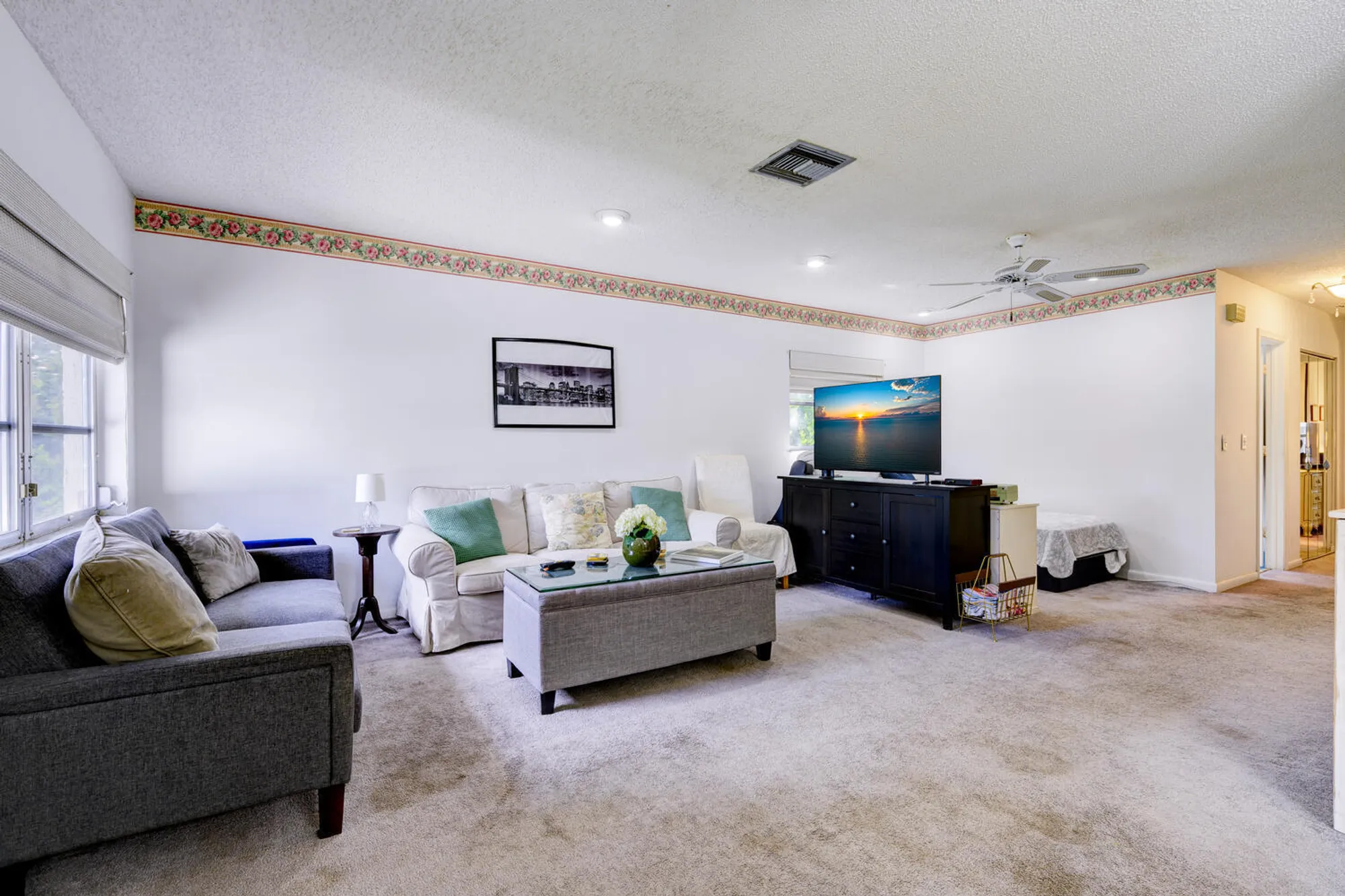 Property Slideshow image 7 of 32 | 5050 campanelli cir, West Palm Beach, FL, 33417