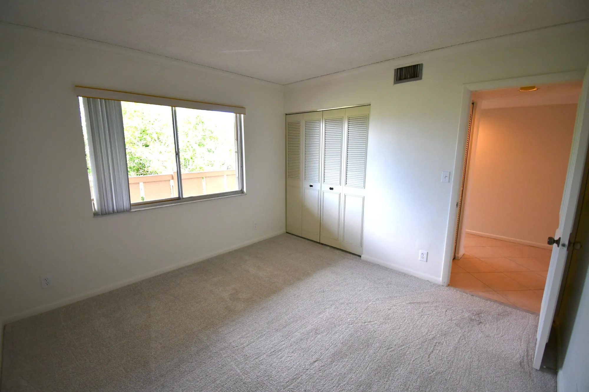 Property Slideshow image 10 of 44 | 14375 strathmore ln 402, Delray Beach, FL, 33446