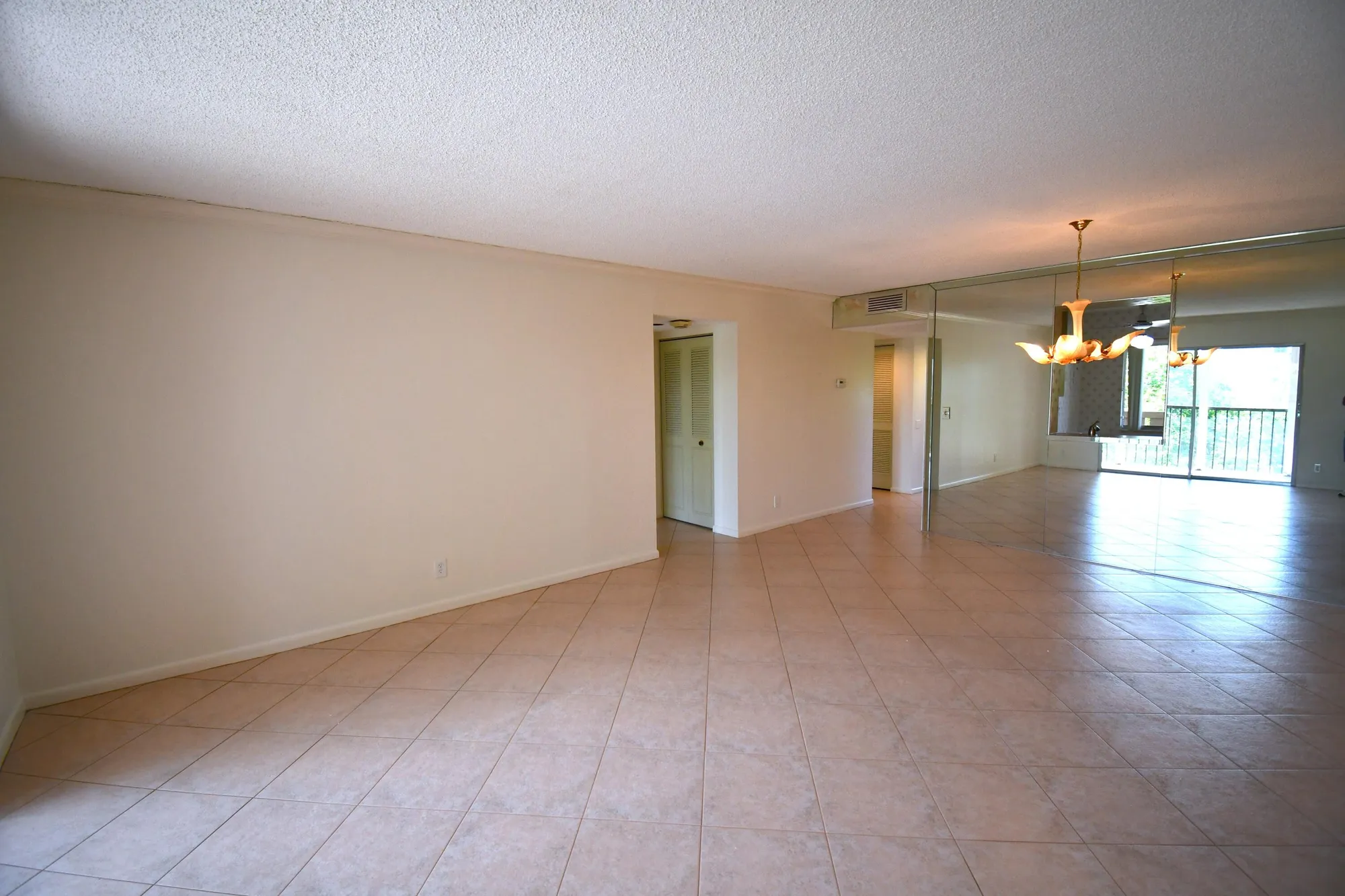 Property Slideshow image 14 of 44 | 14375 strathmore ln 402, Delray Beach, FL, 33446