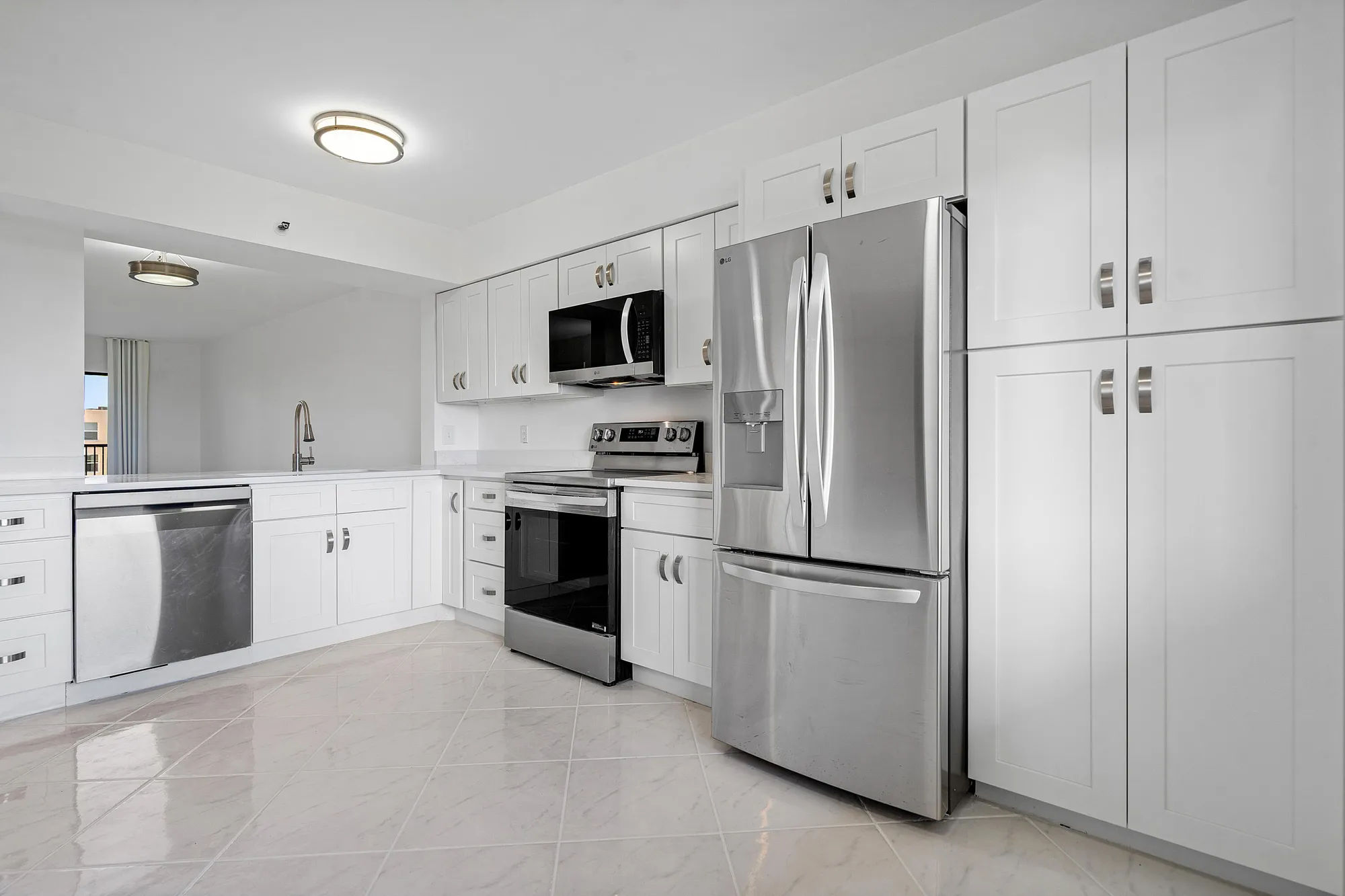 Property Slideshow image 2 of 25 | 14475 strathmore ln 707, Delray Beach, FL, 33446