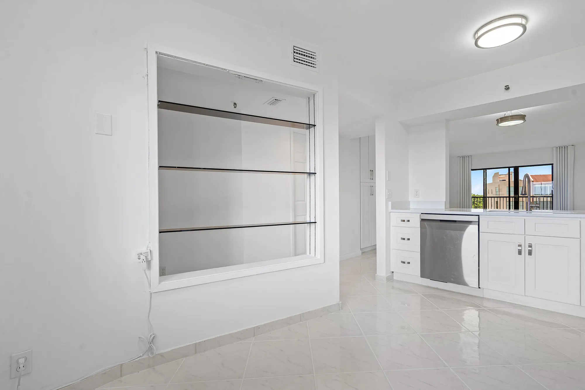 Property Slideshow image 5 of 25 | 14475 strathmore ln 707, Delray Beach, FL, 33446