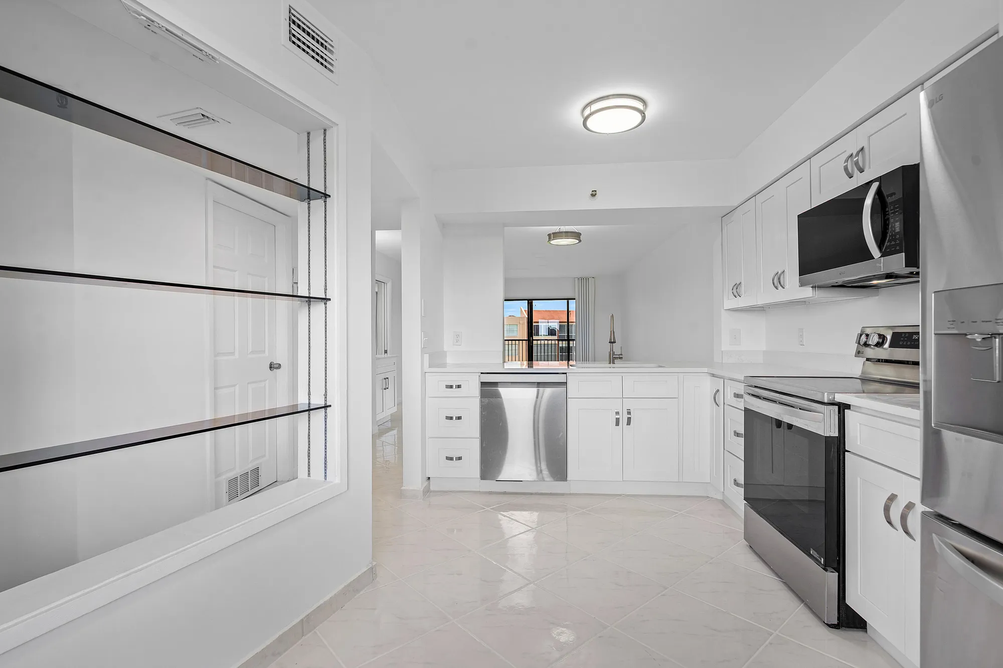 Property Slideshow image 6 of 25 | 14475 strathmore ln 707, Delray Beach, FL, 33446