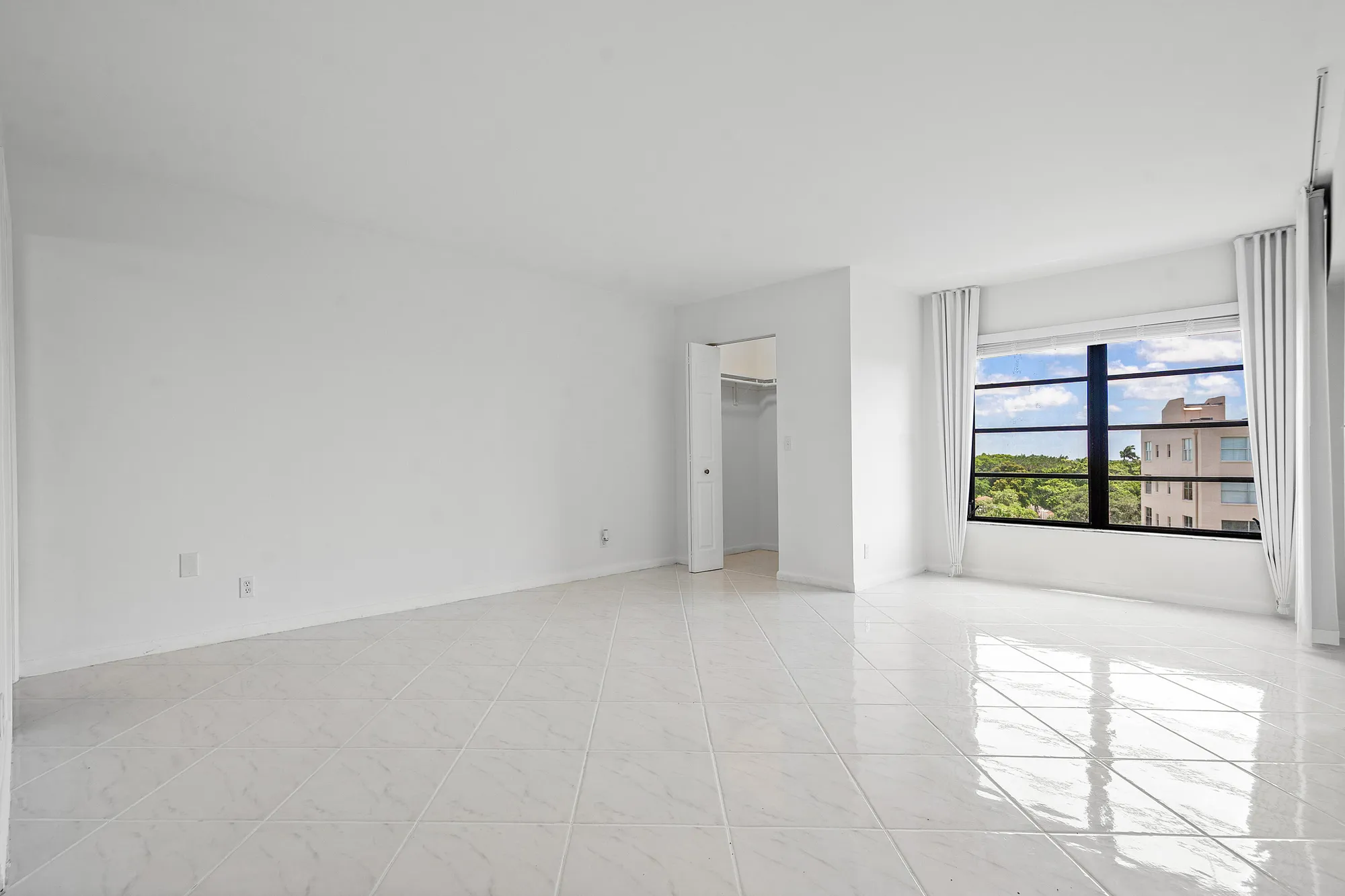 Property Slideshow image 14 of 25 | 14475 strathmore ln 707, Delray Beach, FL, 33446