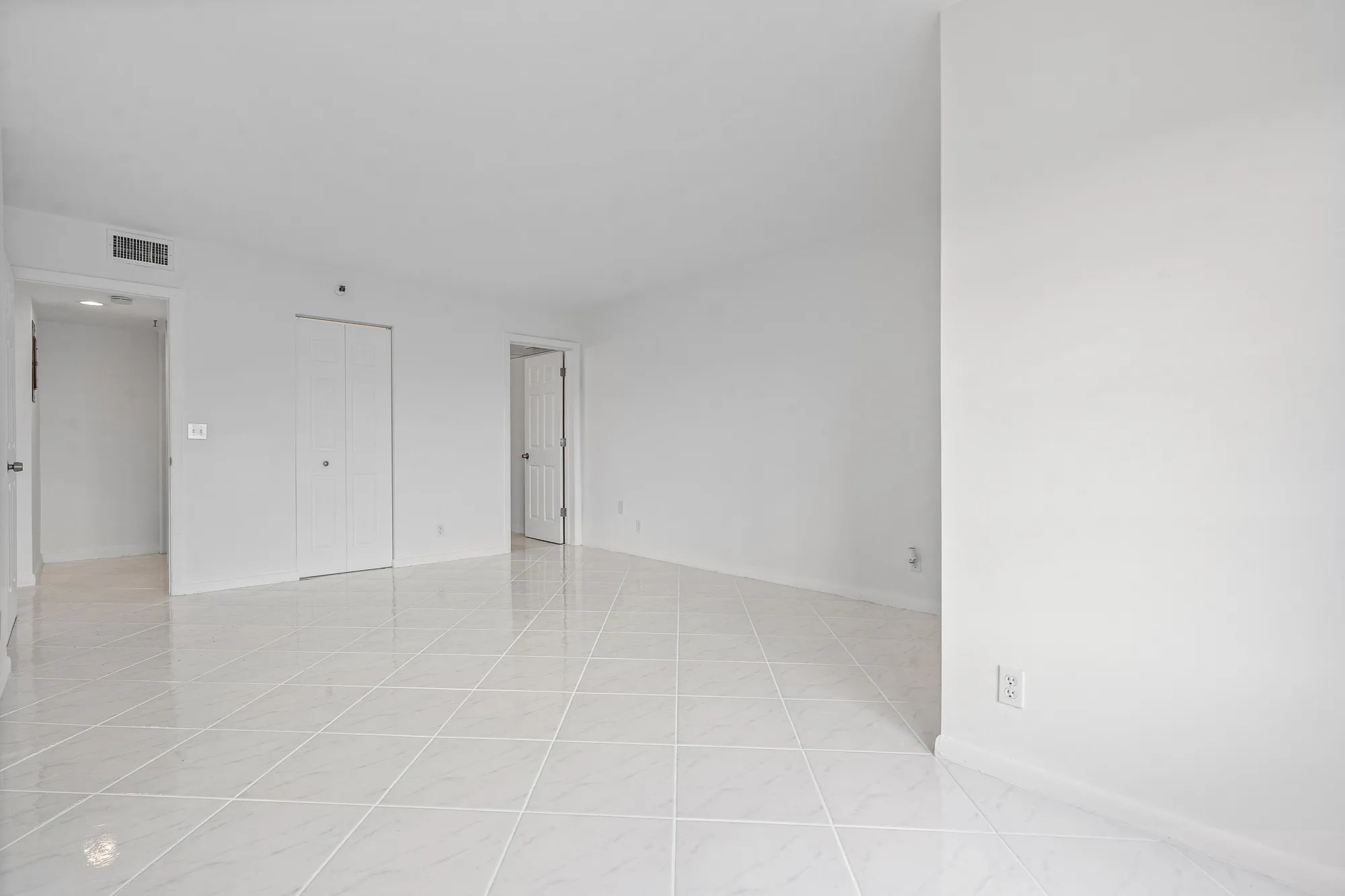 Property Slideshow image 15 of 25 | 14475 strathmore ln 707, Delray Beach, FL, 33446