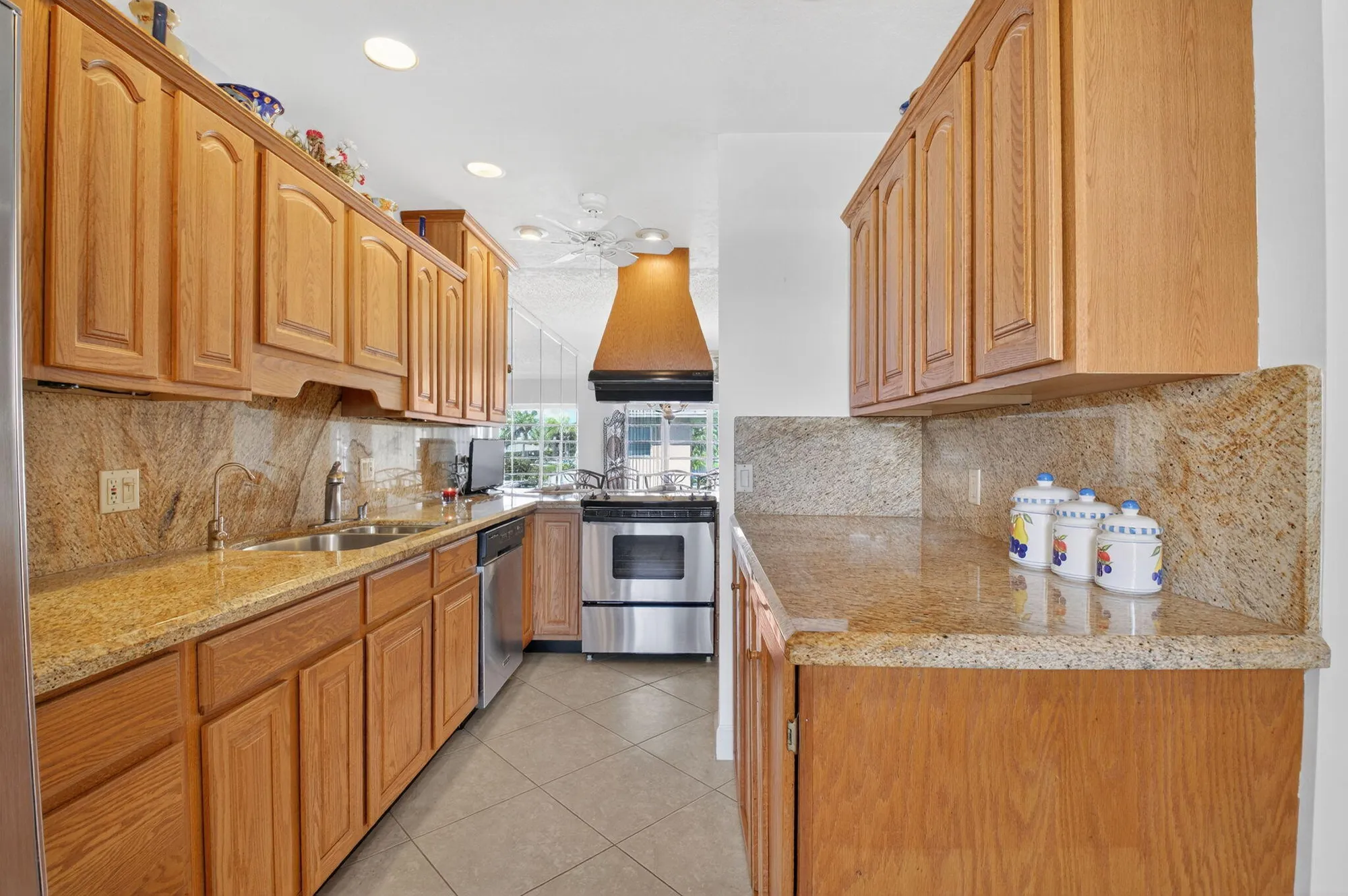 Property Slideshow image 24 of 55 | 1111 lemon tree ter apt 204, Delray Beach, FL, 33445