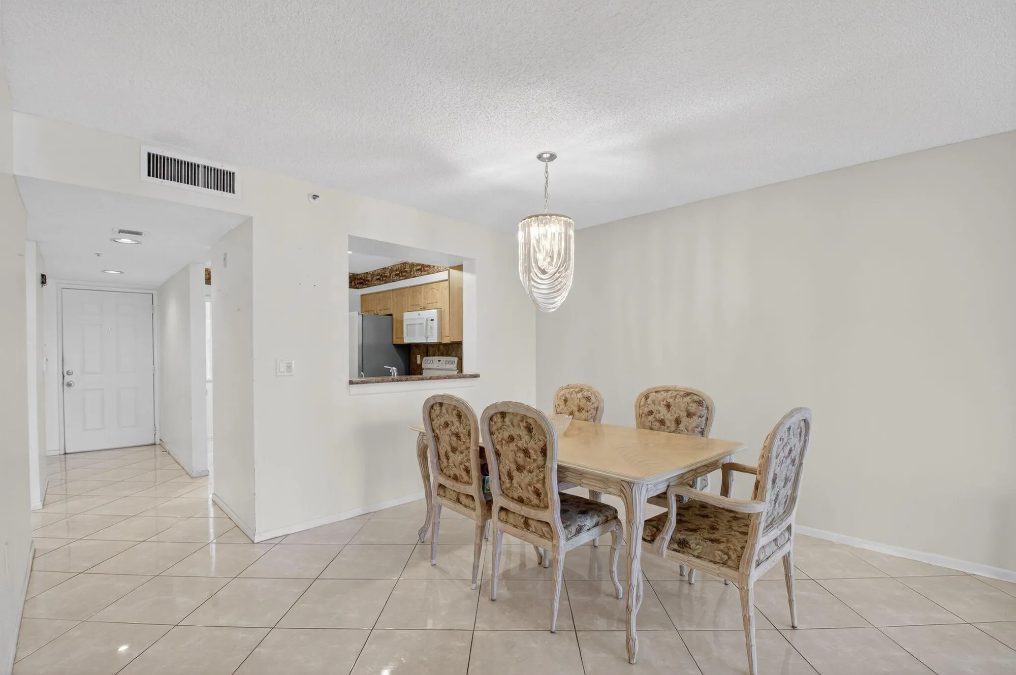 Property Slideshow image 7 of 74 | 6112 huntwick ter 106, Delray Beach, FL, 33484