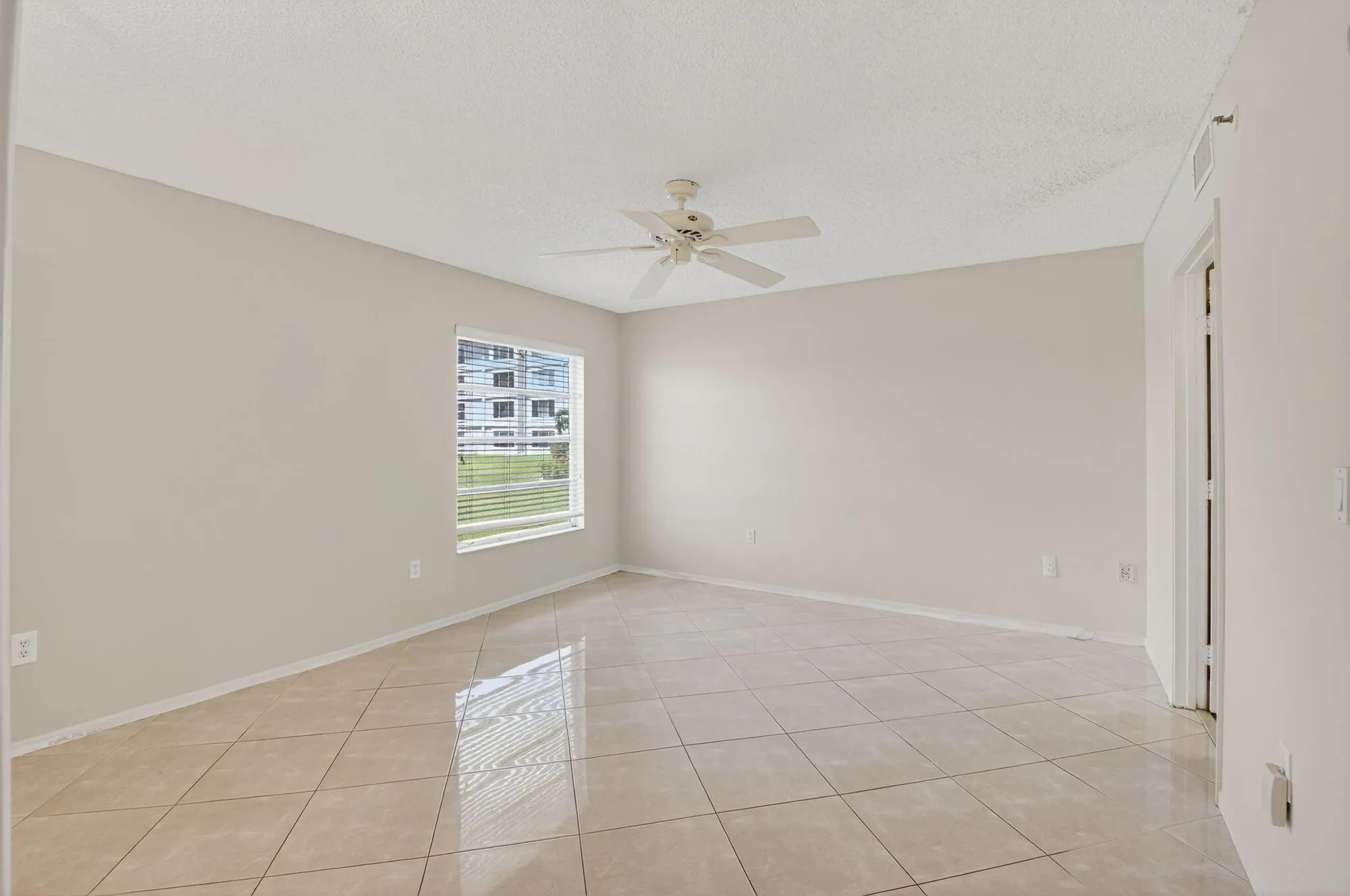 Property Slideshow image 19 of 74 | 6112 huntwick ter 106, Delray Beach, FL, 33484