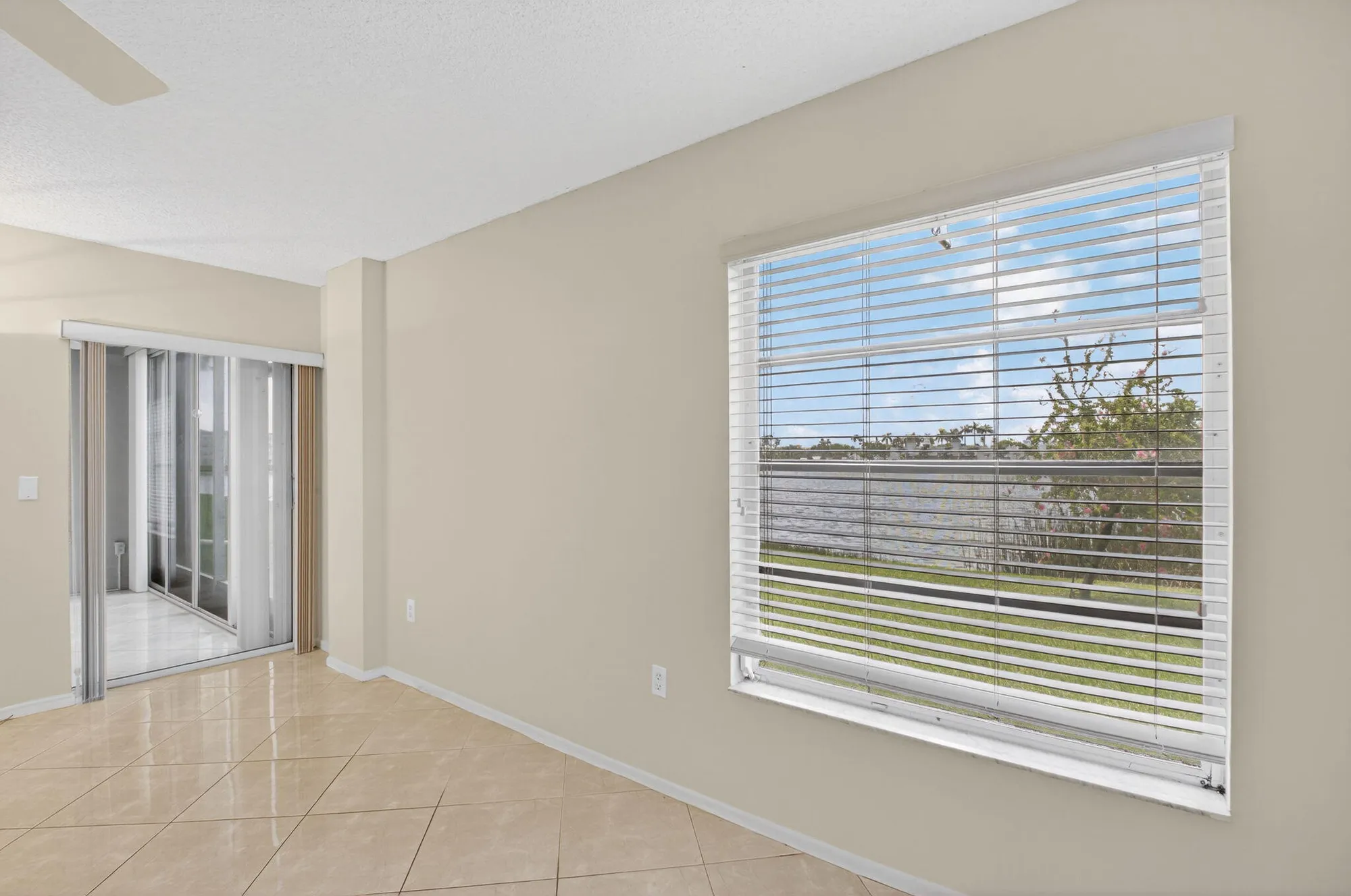 Property Slideshow image 20 of 74 | 6112 huntwick ter 106, Delray Beach, FL, 33484