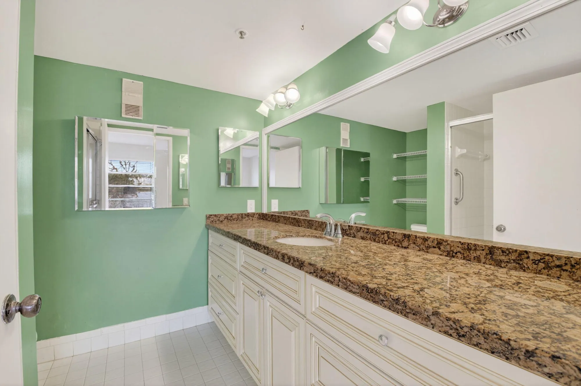 Property Slideshow image 21 of 74 | 6112 huntwick ter 106, Delray Beach, FL, 33484