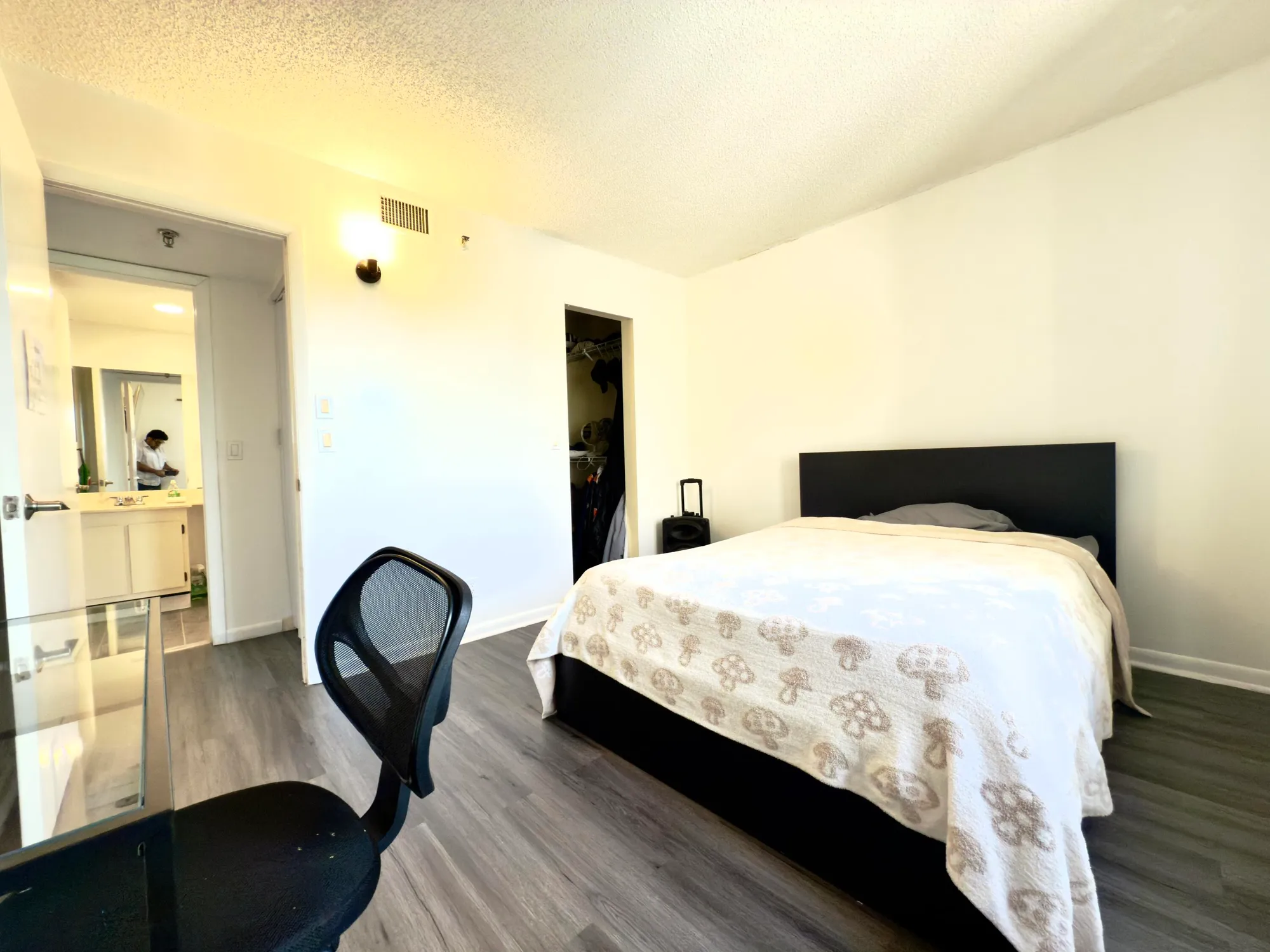 Property Slideshow image 20 of 42 | 4700 lucerne lakes blvd 408, Lake Worth, FL, 33467