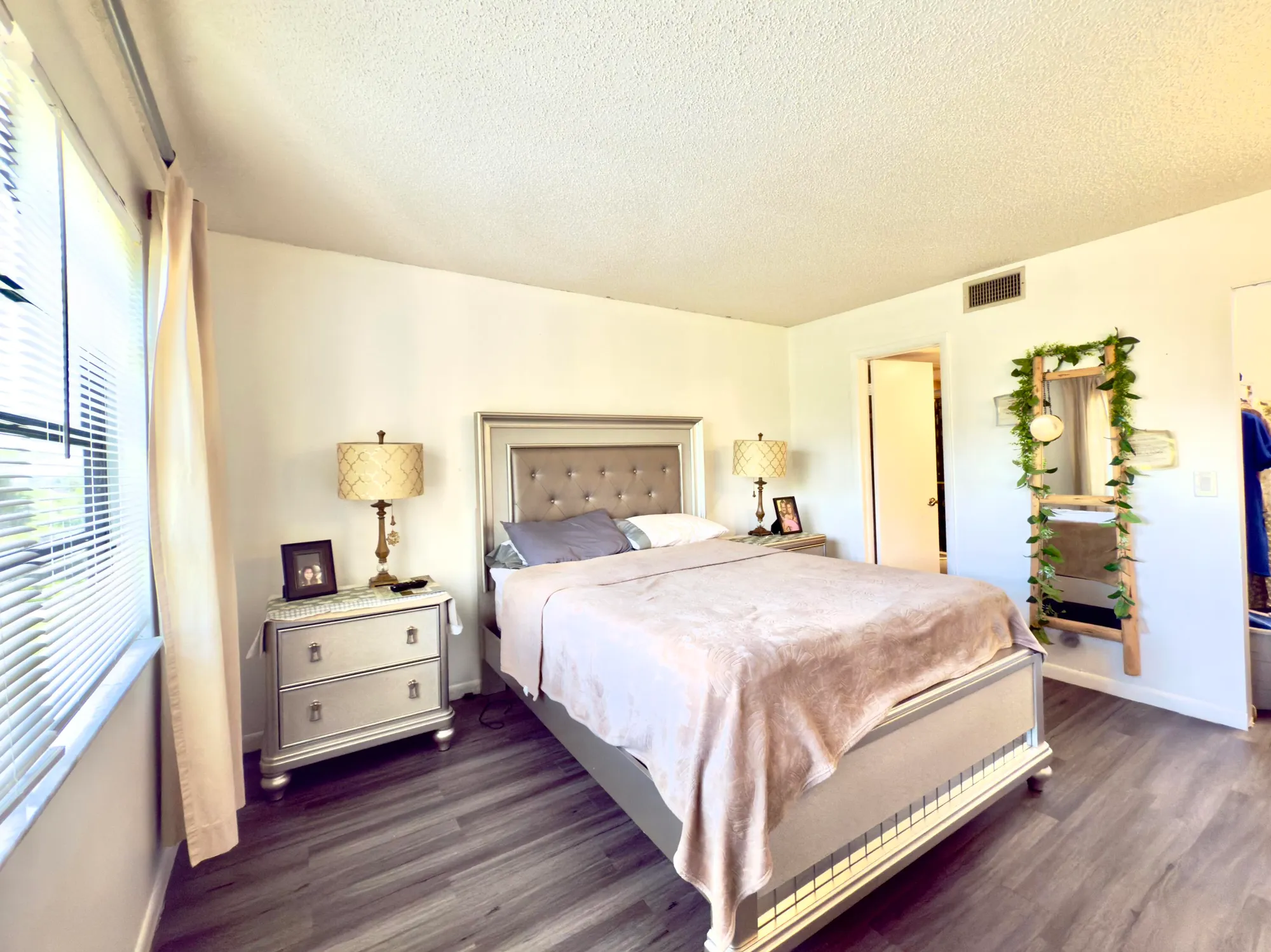 Property Slideshow image 14 of 42 | 4700 lucerne lakes blvd 408, Lake Worth, FL, 33467