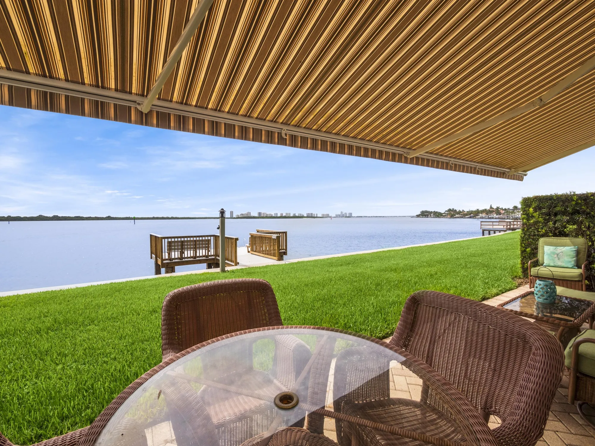 Property Slideshow image 1 of 27 | 52 yacht club dr apt 103, North Palm Beach, FL, 33408