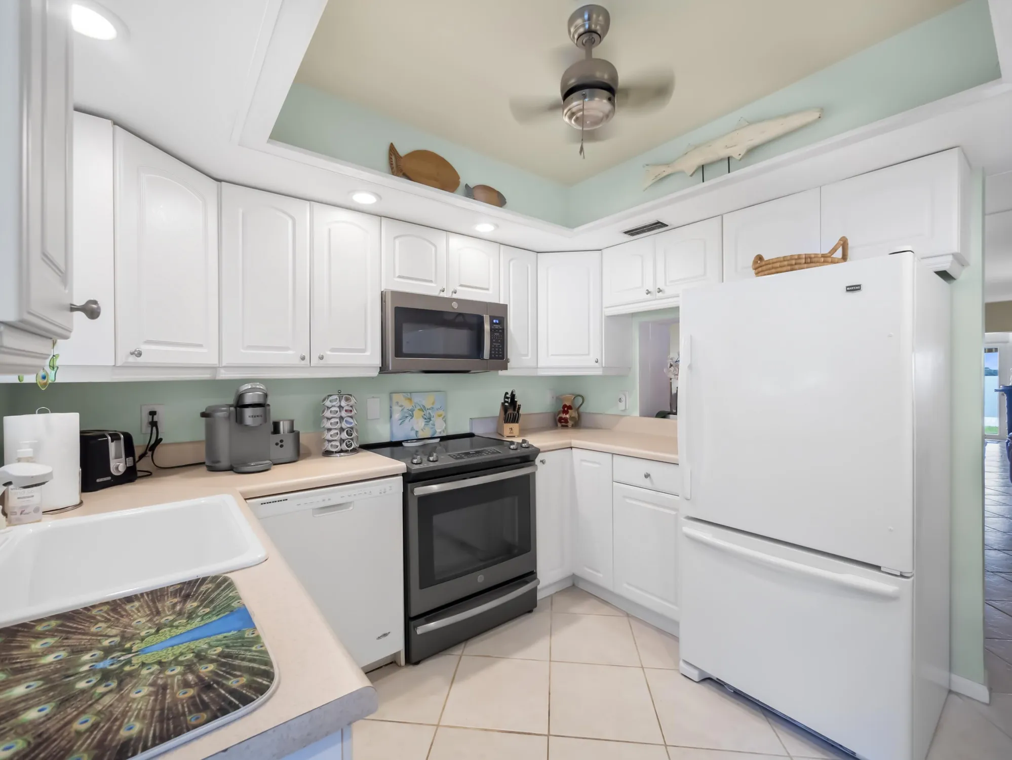 Property Slideshow image 10 of 27 | 52 yacht club dr apt 103, North Palm Beach, FL, 33408