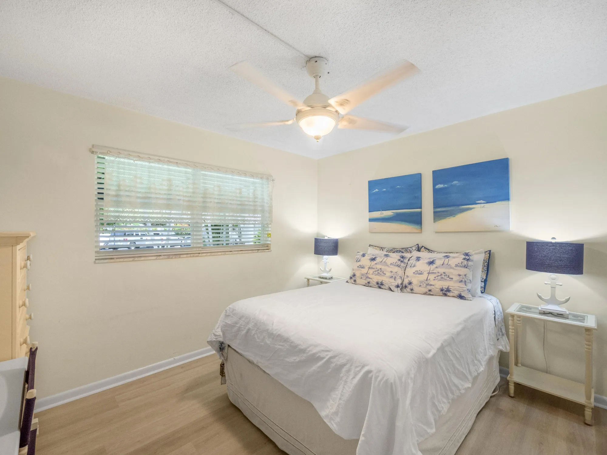 Property Slideshow image 14 of 27 | 52 yacht club dr apt 103, North Palm Beach, FL, 33408