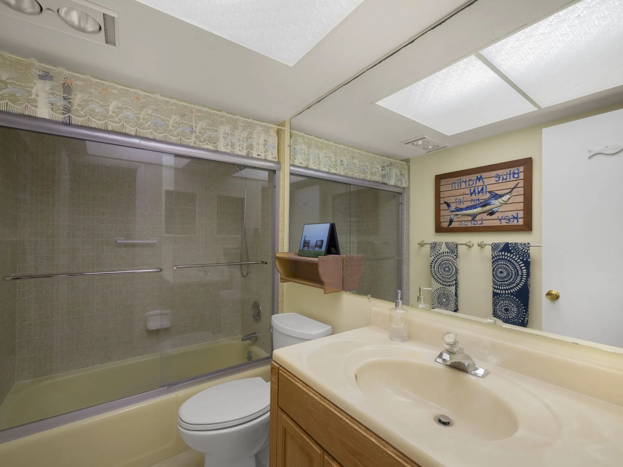 Property Slideshow image 15 of 27 | 52 yacht club dr apt 103, North Palm Beach, FL, 33408