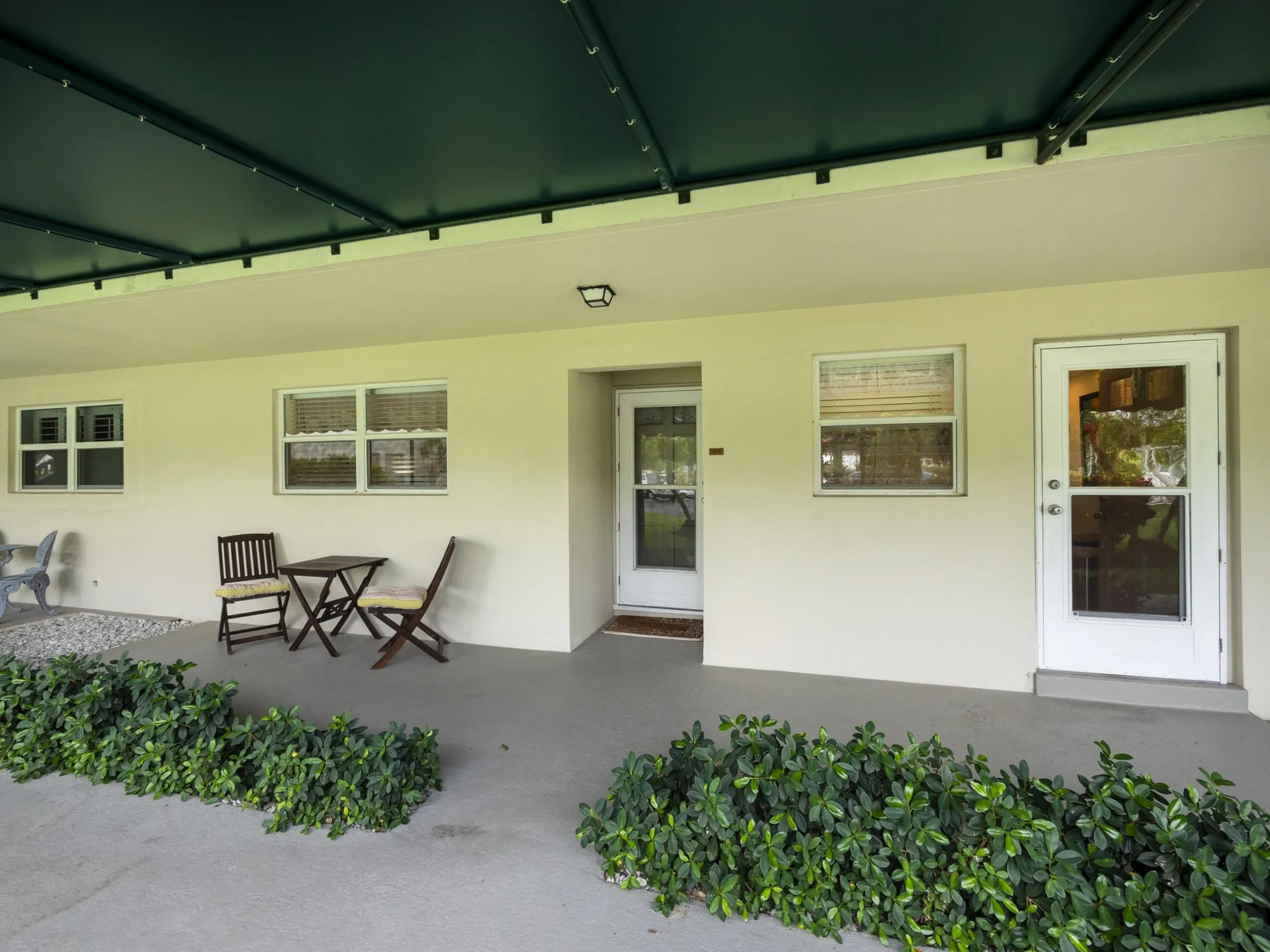 Property Slideshow image 16 of 27 | 52 yacht club dr apt 103, North Palm Beach, FL, 33408