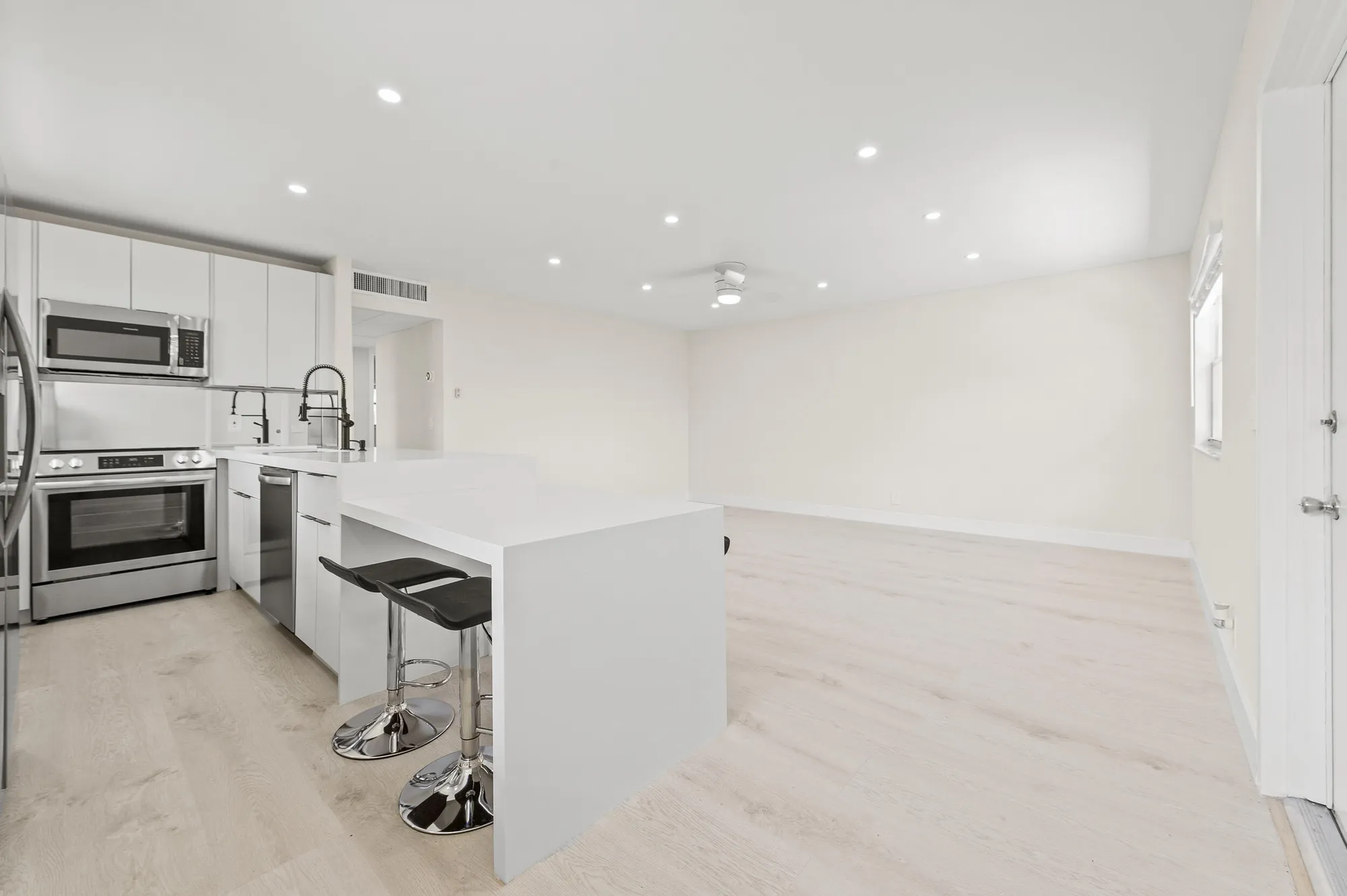 Property Slideshow image 16 of 54 | 653 monaco, Delray Beach, FL, 33446