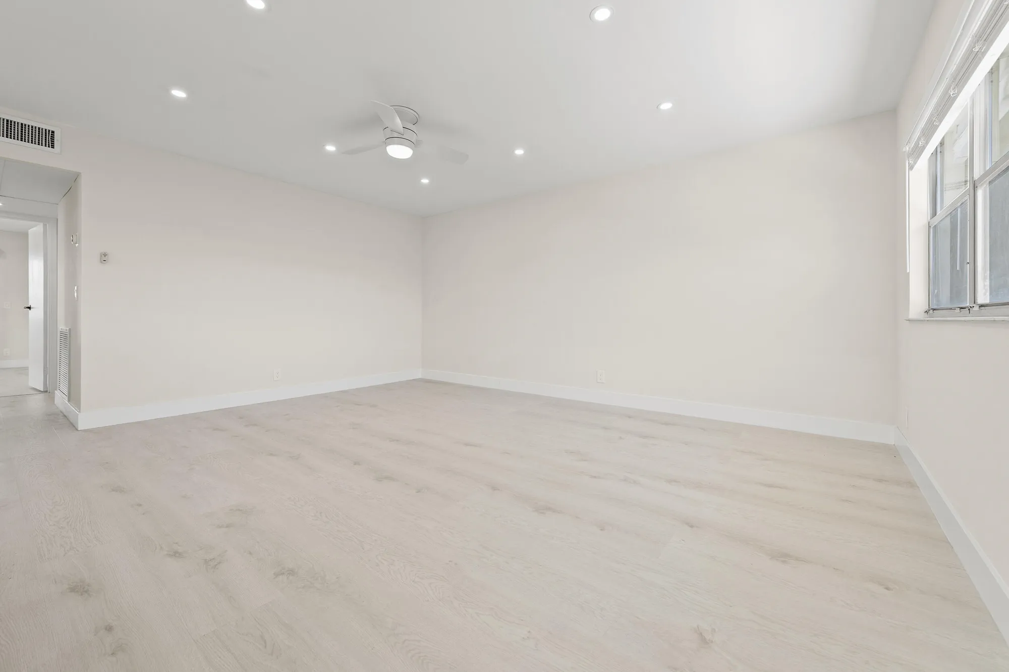 Property Slideshow image 25 of 54 | 653 monaco, Delray Beach, FL, 33446