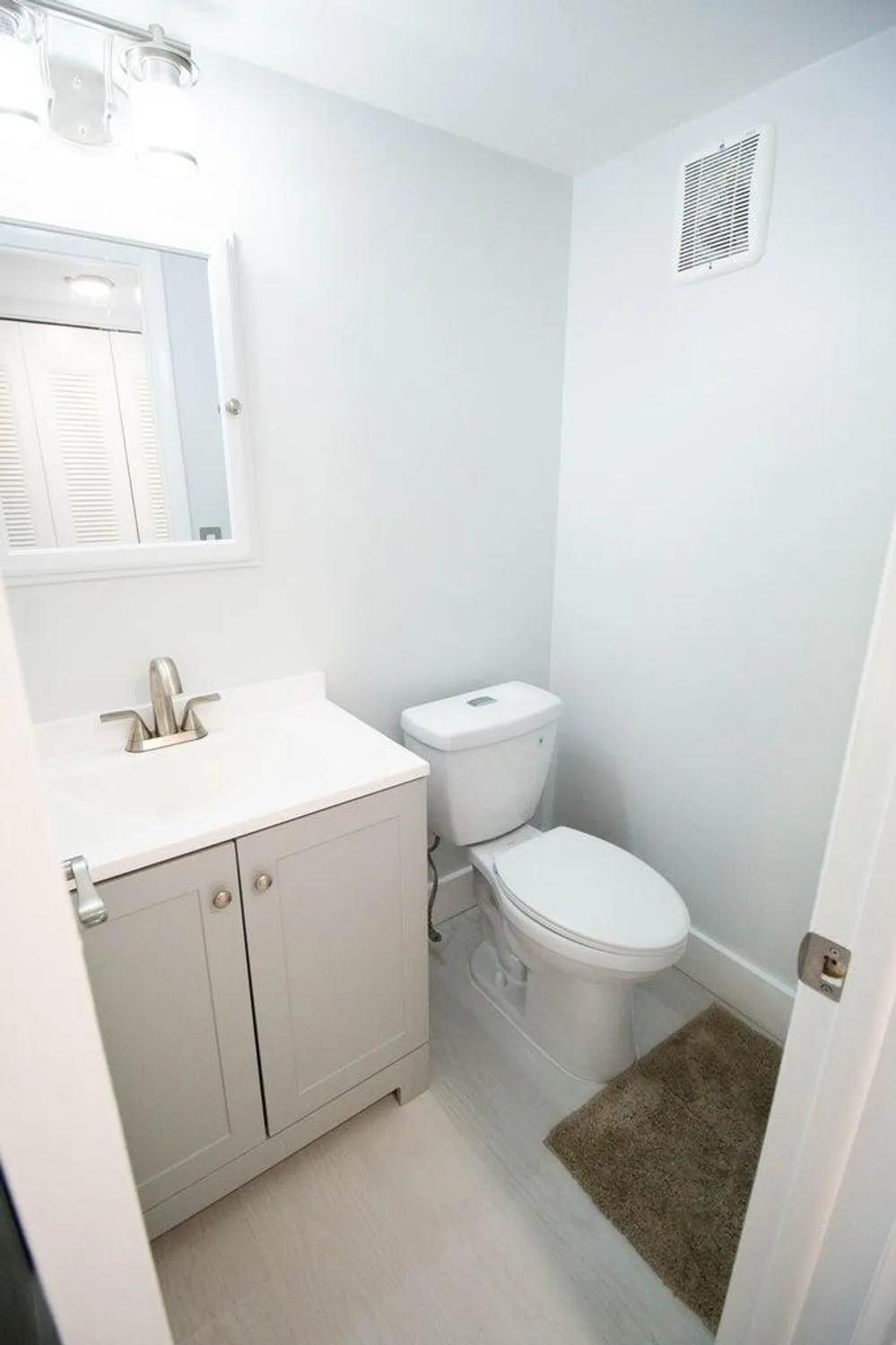 Property Slideshow image 6 of 12 | 94 hastings f, West Palm Beach, FL, 33417