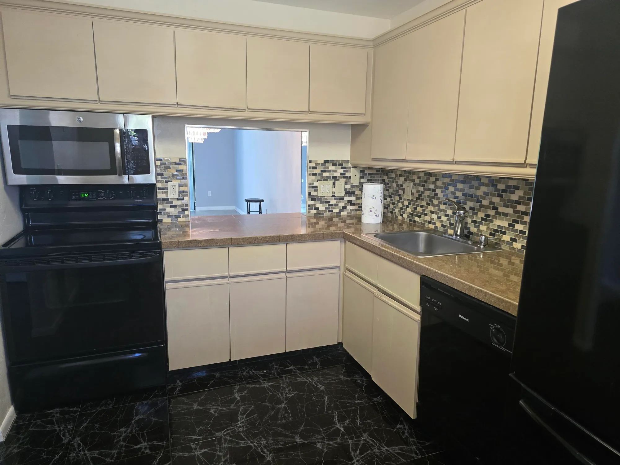 Property Slideshow image 7 of 20 | 150 lake nancy ln apt 222, West Palm Beach, FL, 33411