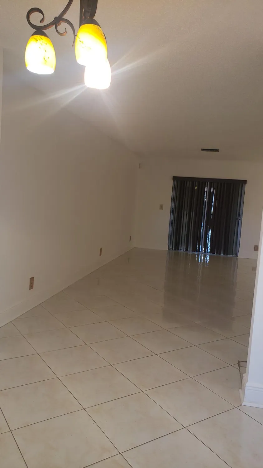 Property Slideshow image 4 of 22 | 6085 stanley ln, Delray Beach, FL, 33484