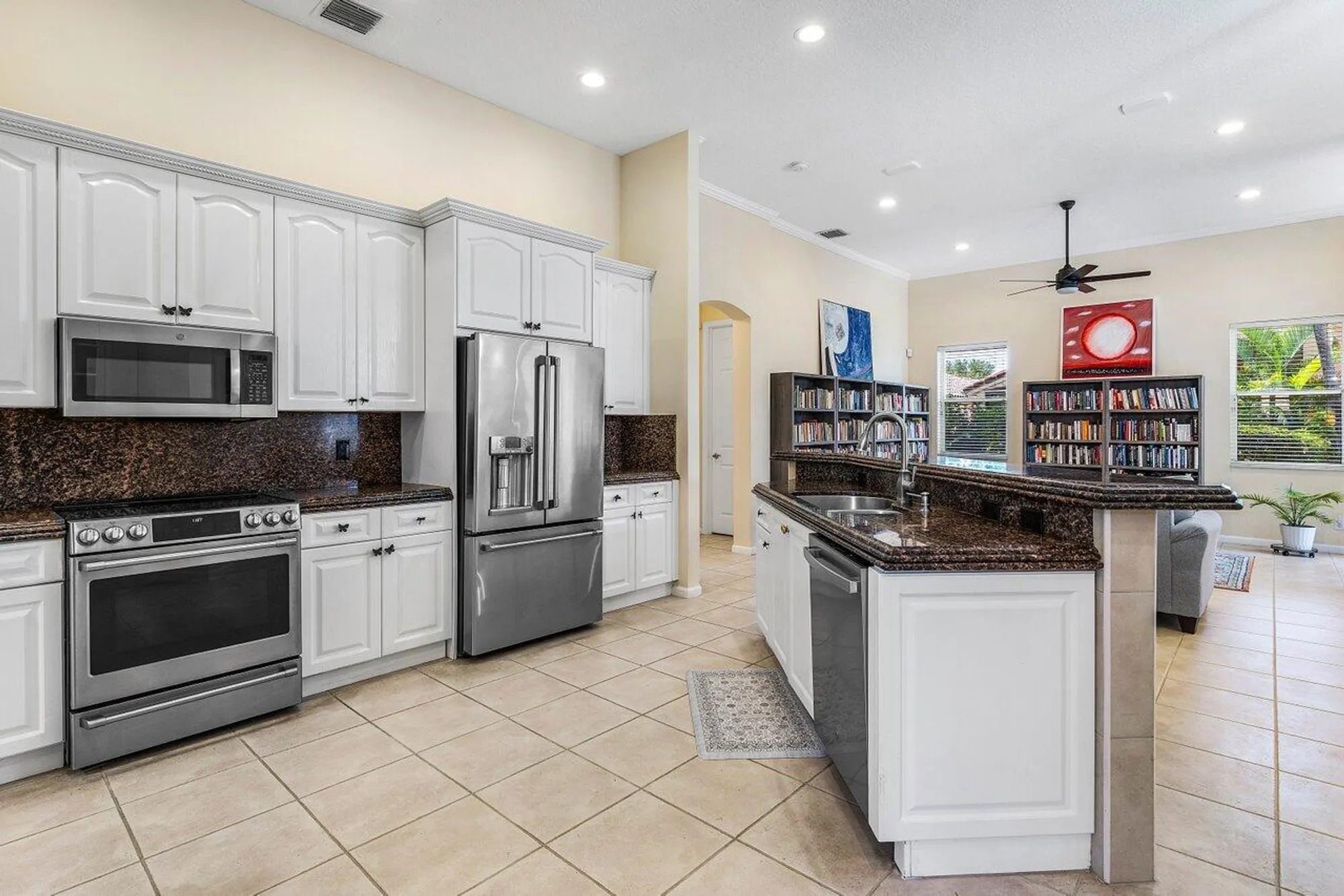 Property Slideshow image 11 of 29 | 5422 landon cir, Boynton Beach, FL, 33437