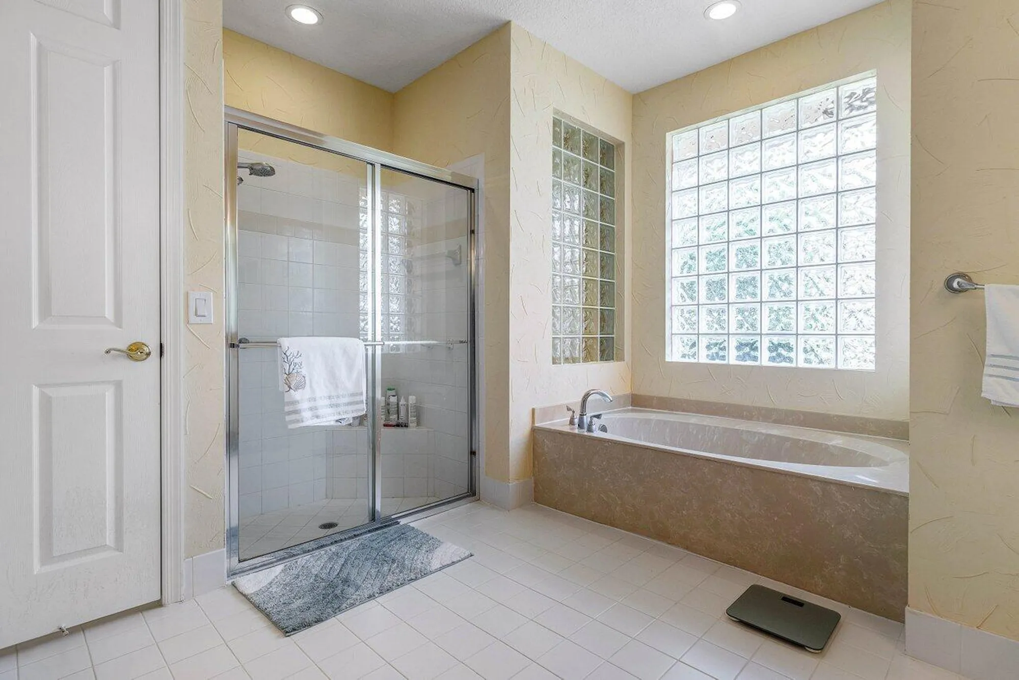 Property Slideshow image 23 of 29 | 5422 landon cir, Boynton Beach, FL, 33437