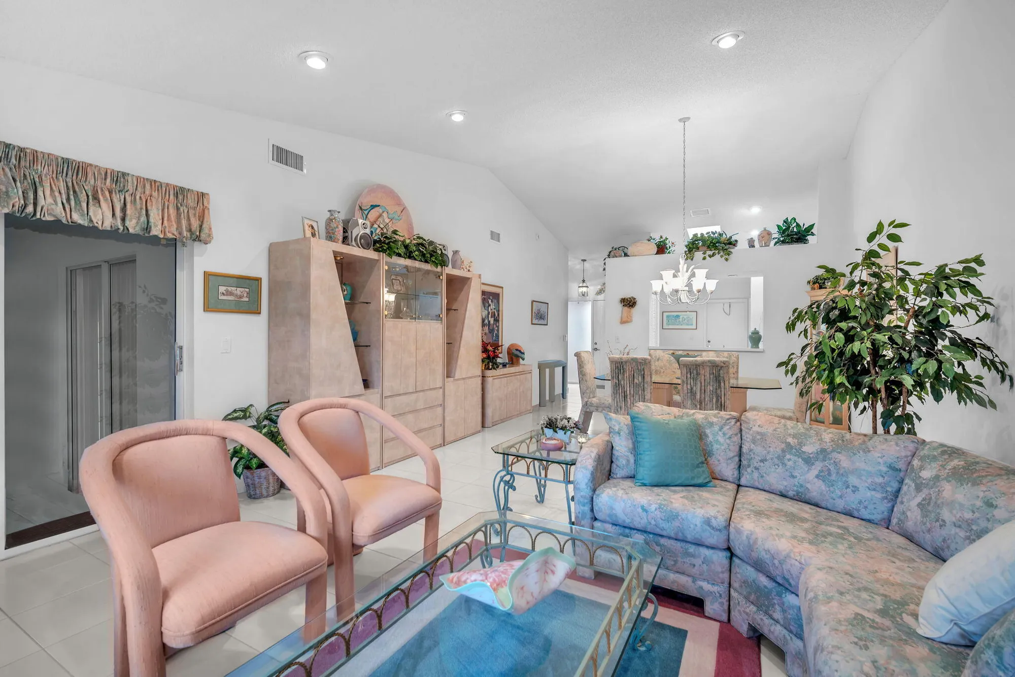 Property Slideshow image 18 of 43 | 9976 seacrest cir d, Boynton Beach, FL, 33437