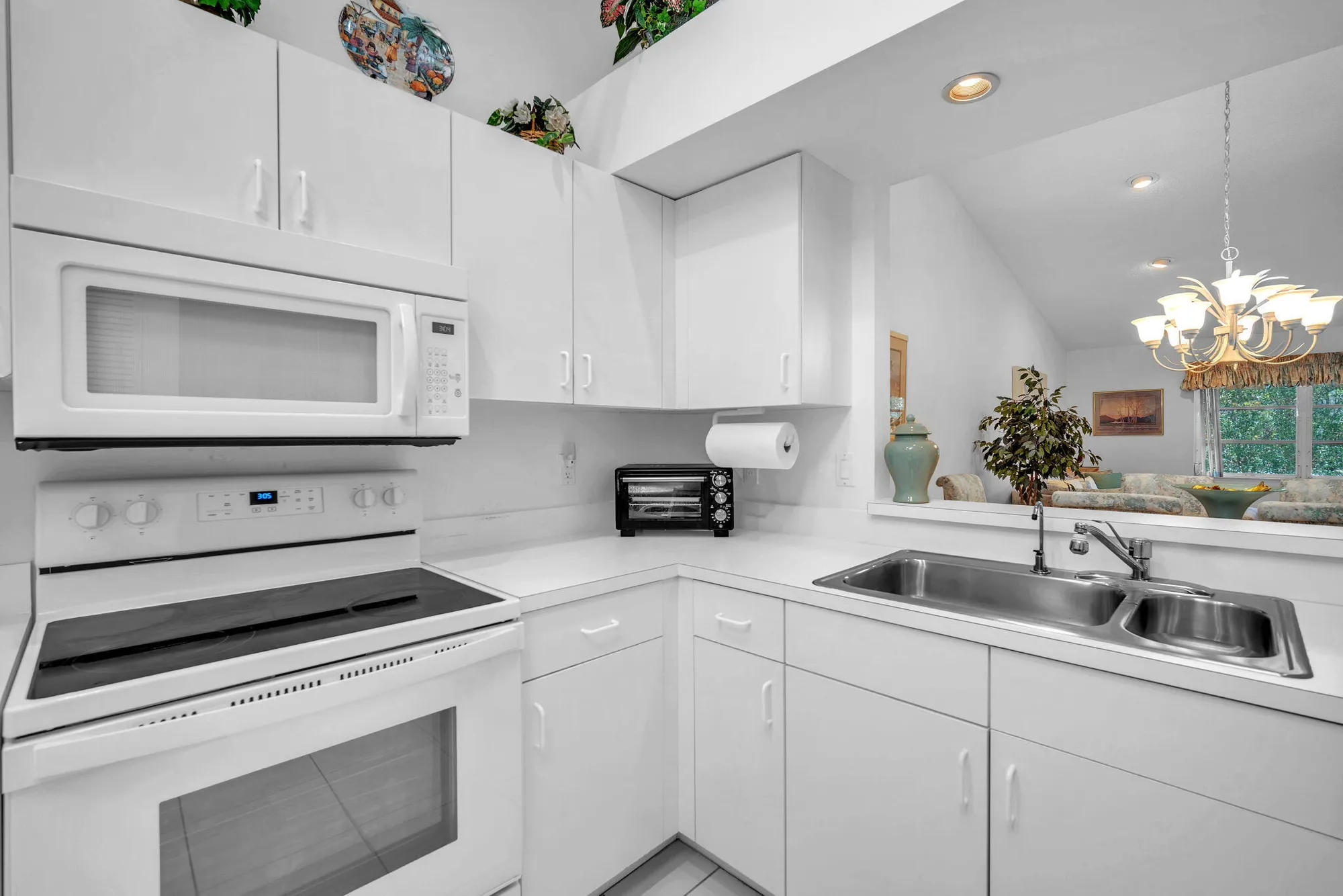 Property Slideshow image 12 of 43 | 9976 seacrest cir d, Boynton Beach, FL, 33437